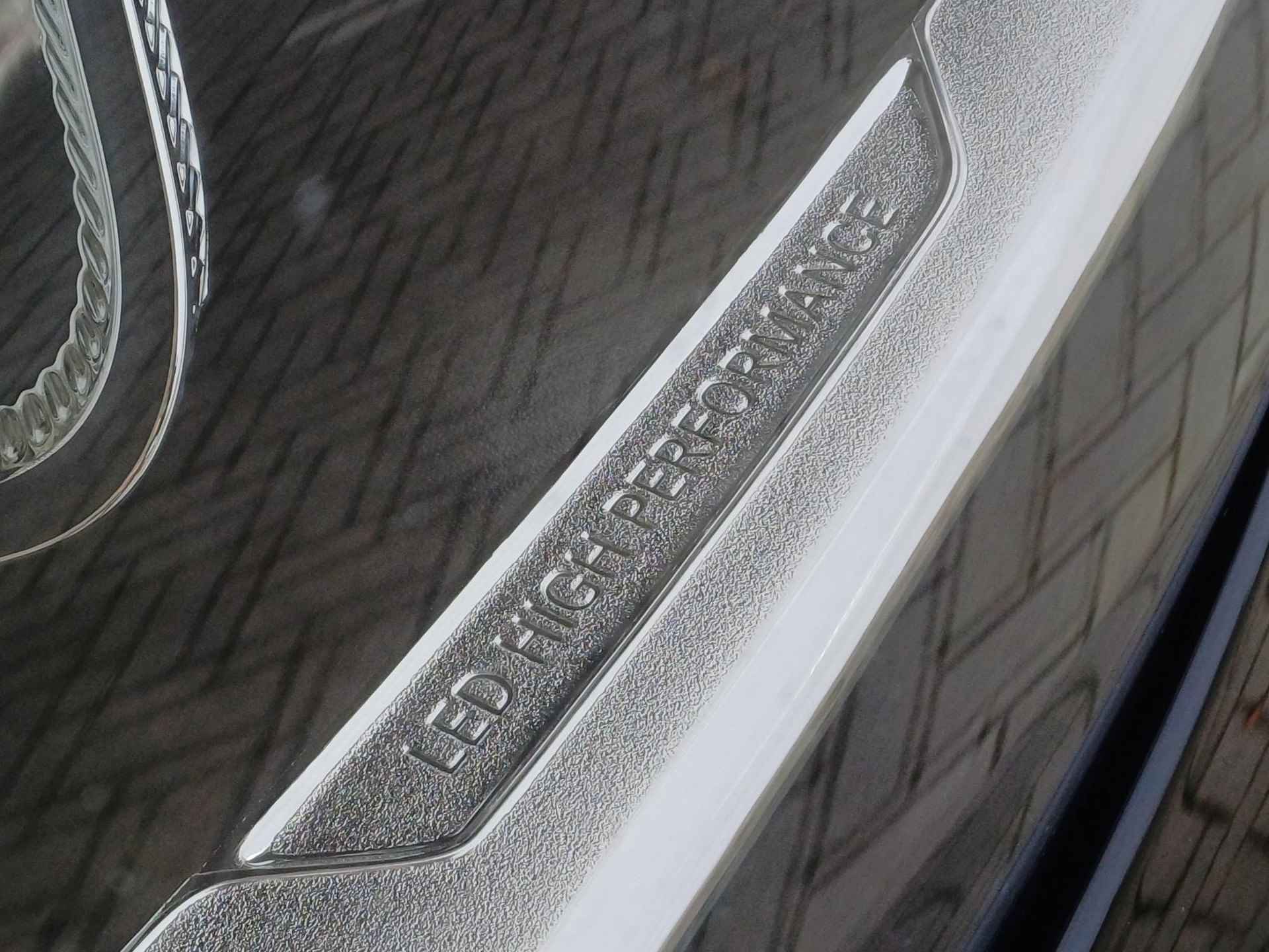 Mercedes-Benz GLA-klasse 180 Sport Edition Premium Plus Half Leder / Automaat / Navigatie / Panoramadak / Climate Control / LED / AMG-Styling - 9/47