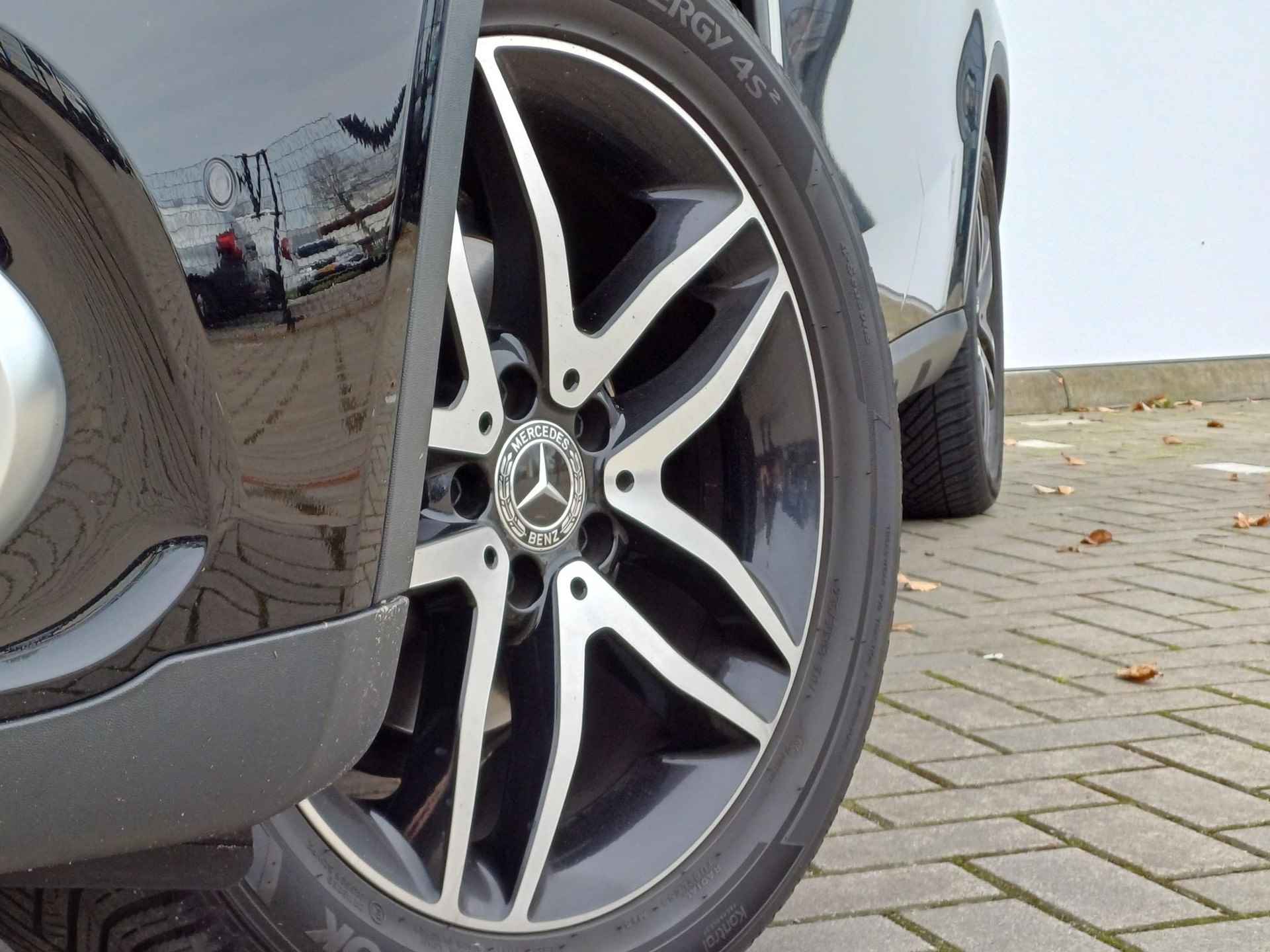 Mercedes-Benz GLA-klasse 180 Sport Edition Premium Plus Half Leder / Automaat / Navigatie / Panoramadak / Climate Control / LED / AMG-Styling - 11/47