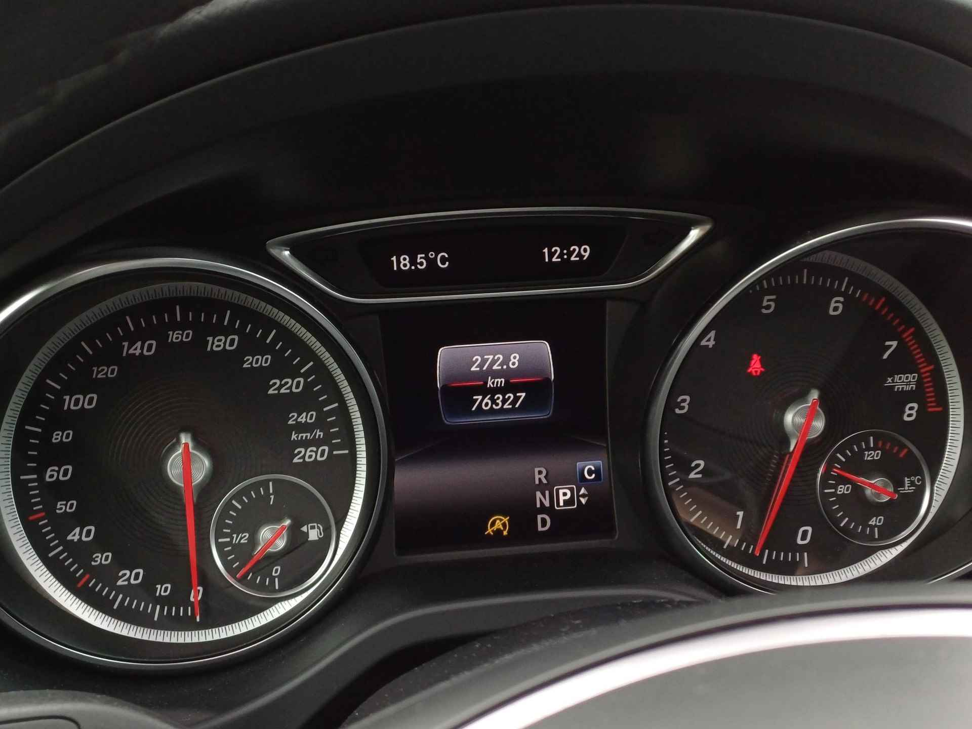 Mercedes-Benz GLA-klasse 180 Sport Edition Premium Plus Half Leder / Automaat / Navigatie / Panoramadak / Climate Control / LED / AMG-Styling - 23/47