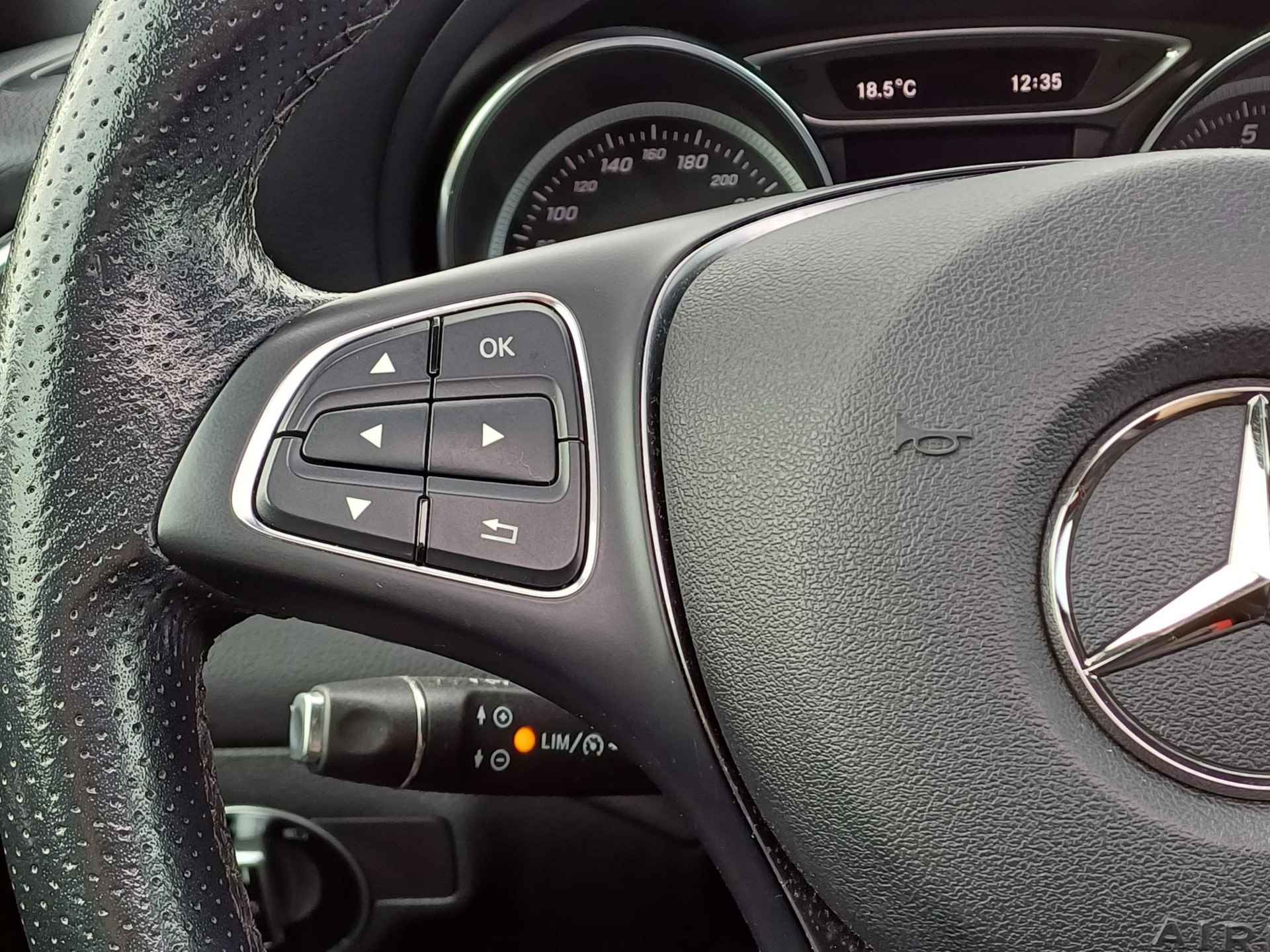 Mercedes-Benz GLA-klasse 180 Sport Edition Premium Plus Half Leder / Automaat / Navigatie / Panoramadak / Climate Control / LED / AMG-Styling - 25/47