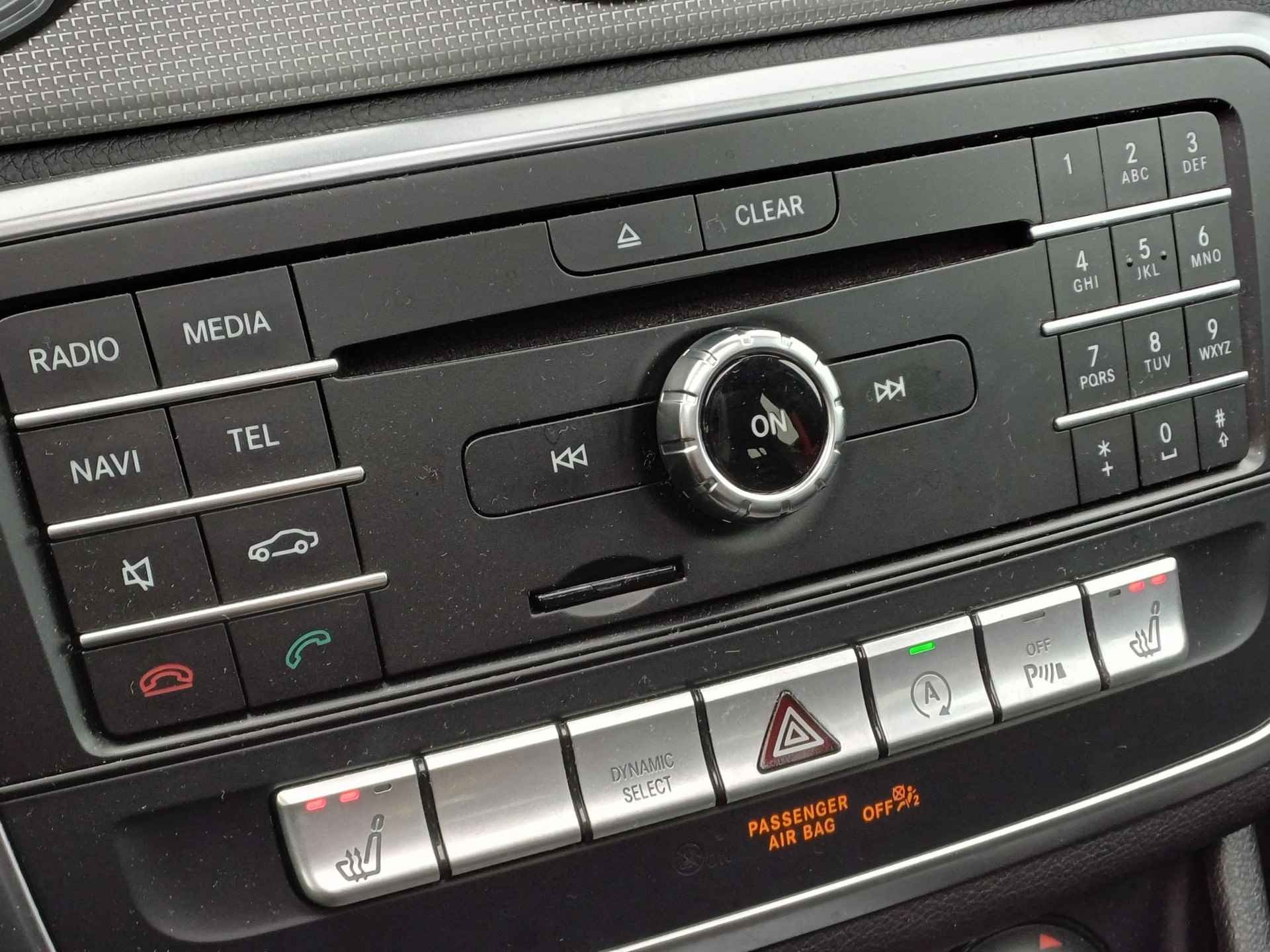 Mercedes-Benz GLA-klasse 180 Sport Edition Premium Plus Half Leder / Automaat / Navigatie / Panoramadak / Climate Control / LED / AMG-Styling - 40/47