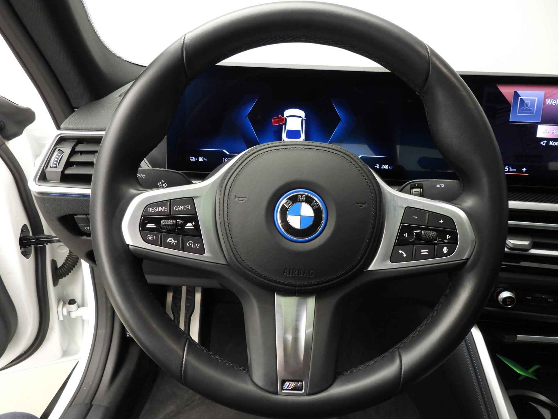 BMW i4 Gran Coupe eDrive40 | M-Sportpakket | LED | Navigatie | Schuifdak | Elektr. zetels | DAB | Harman-kardon sound | Alu 19 inch - 12/48