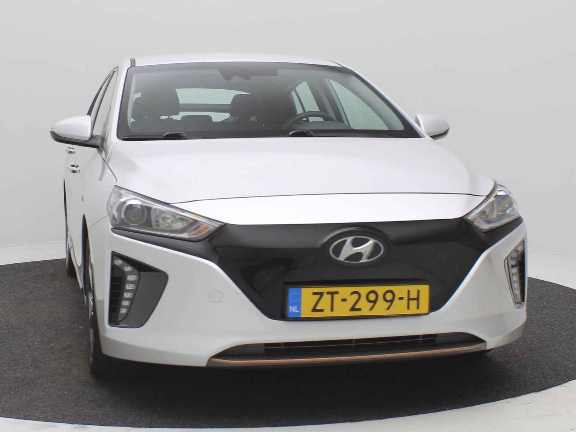 Hyundai IONIQ Comfort EV / SoH 100% / Navigatie / Adaptieve Cruise Control / Apple CarPlay & Android Auto / Airco Climate Control / Historie bekend / NL Auto / - 19/68