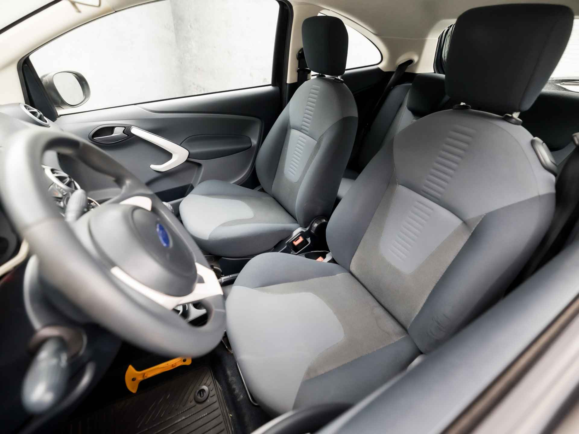 Ford Ka 1.2 Titanium (NAP, RADIO, AIRCO, ELEK PAKKET, SPORTSTOELEN, NIEUWE APK, NIEUWSTAAT) - 13/26