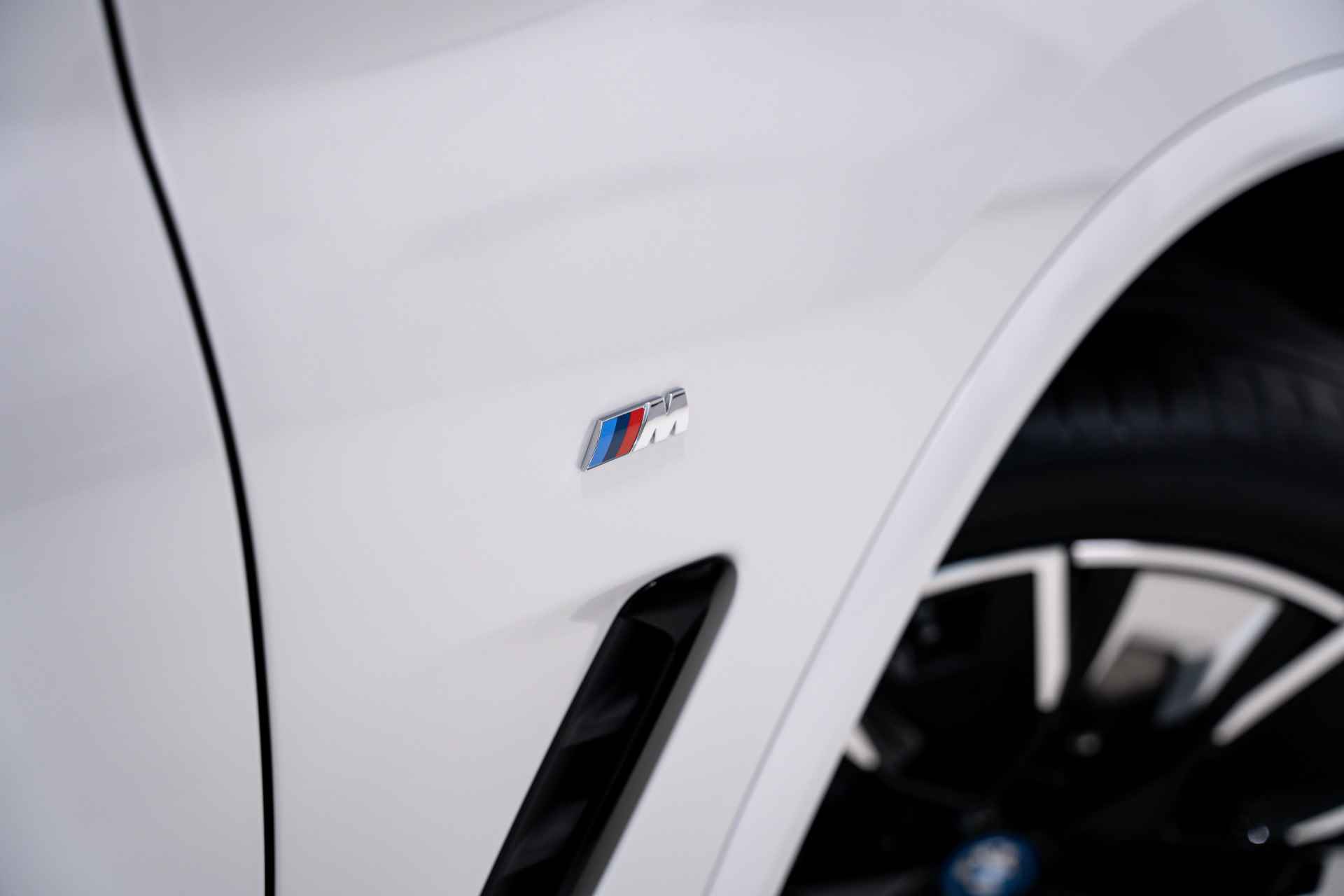 BMW iX3 Executive M Sportpakket Shadow Line - 32/37