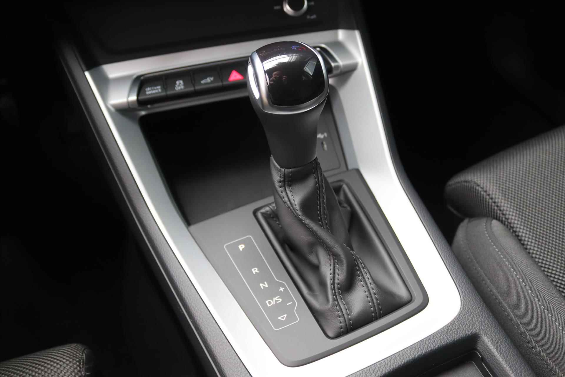 Audi Q3 45TFSIe 245PK PHEV AUTOMAAT BUSINESS E.D Navi Carplay | Adapt.Cruise | Virtual Cockpit | Verwarmde Sportstoelen | 20 Inch Lm | Electr.Klep | - 30/60