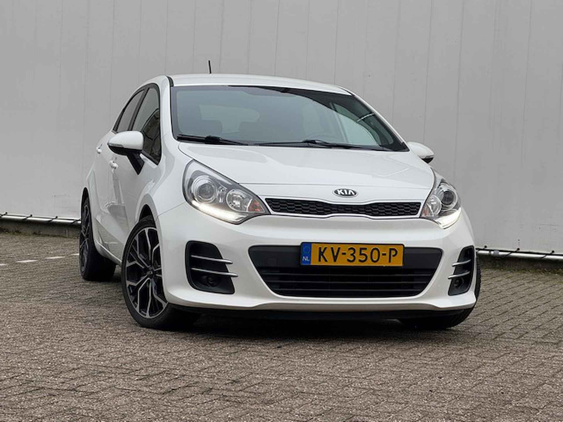 Kia Rio 1.2 CVVT ExecutiveLine met Navi/Camera, Stoel/Stuurverwarming, Climate Controle, 17inch All Season - 6/25