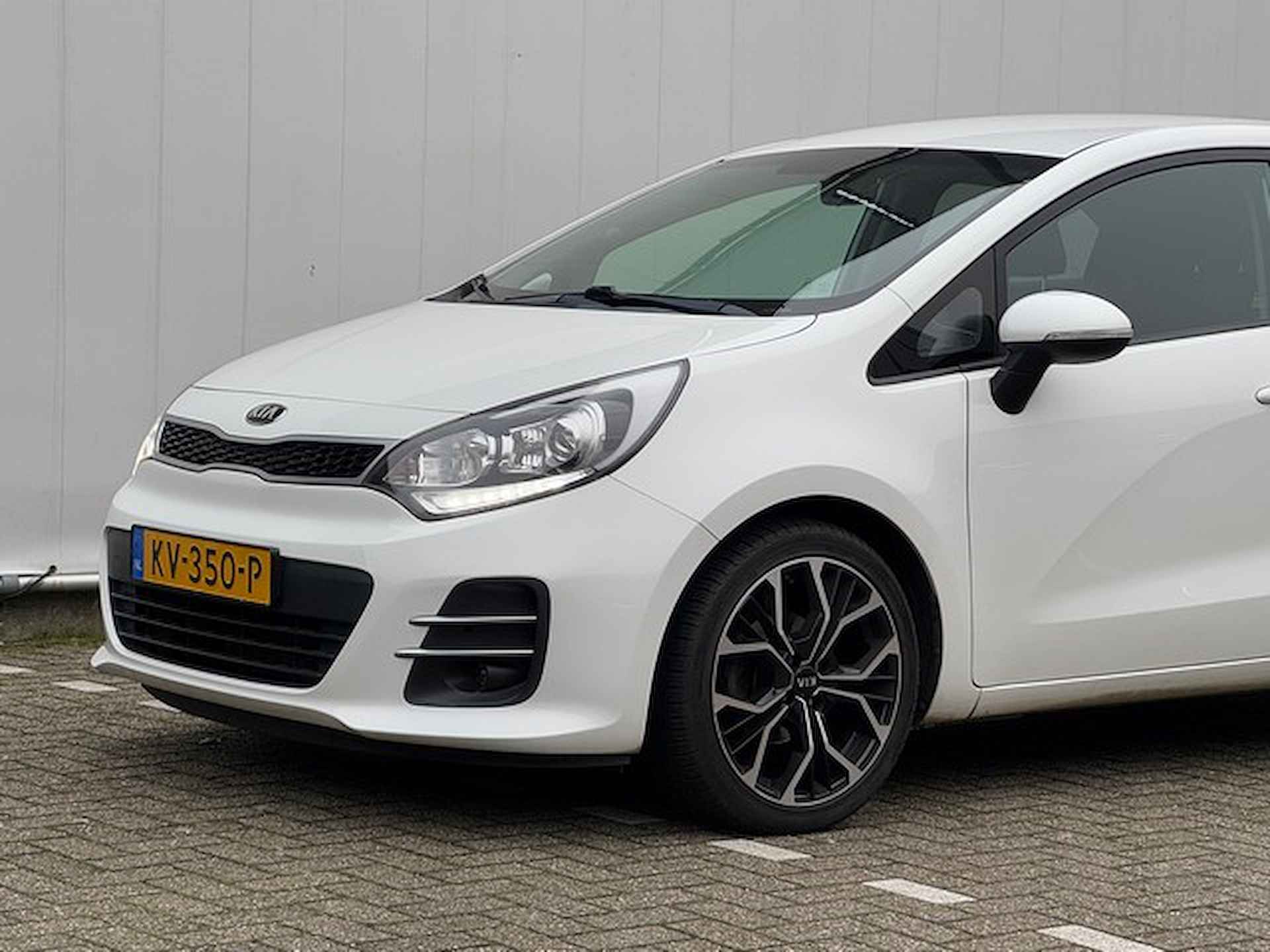 Kia Rio 1.2 CVVT ExecutiveLine met Navi/Camera, Stoel/Stuurverwarming, Climate Controle, 17inch All Season - 19/25