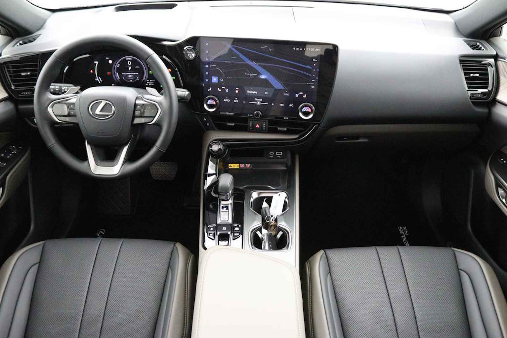 Lexus NX 450h+ AWD Overtrail Line | Afneembare trekhaak | Panoramisch schuif/-kanteldak - 4/54