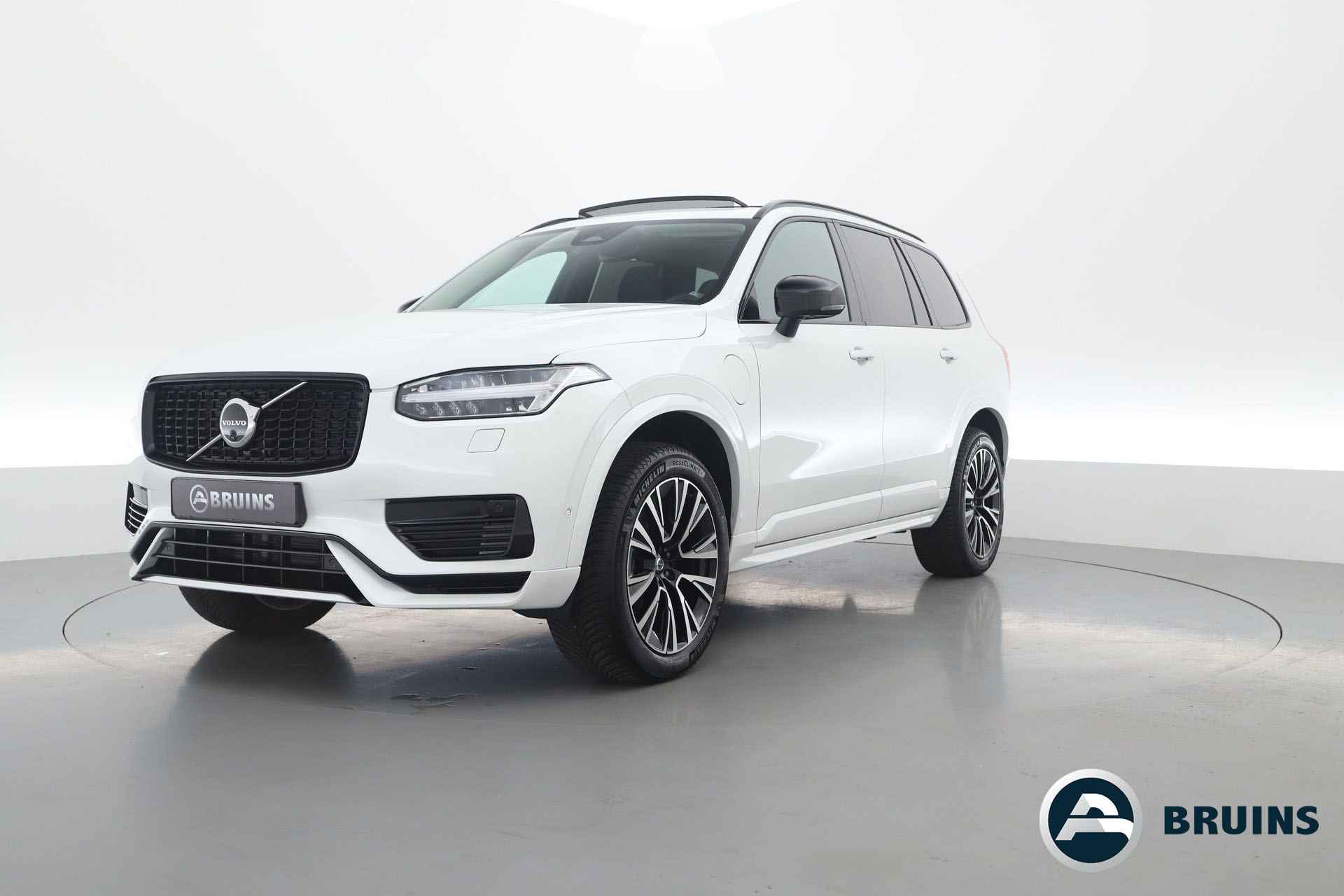 Volvo XC90 2.0 T8 Recharge AWD Plus Dark | Trekhaak | Pano | 360 Camera | Nieuwprijs €101.770,- |