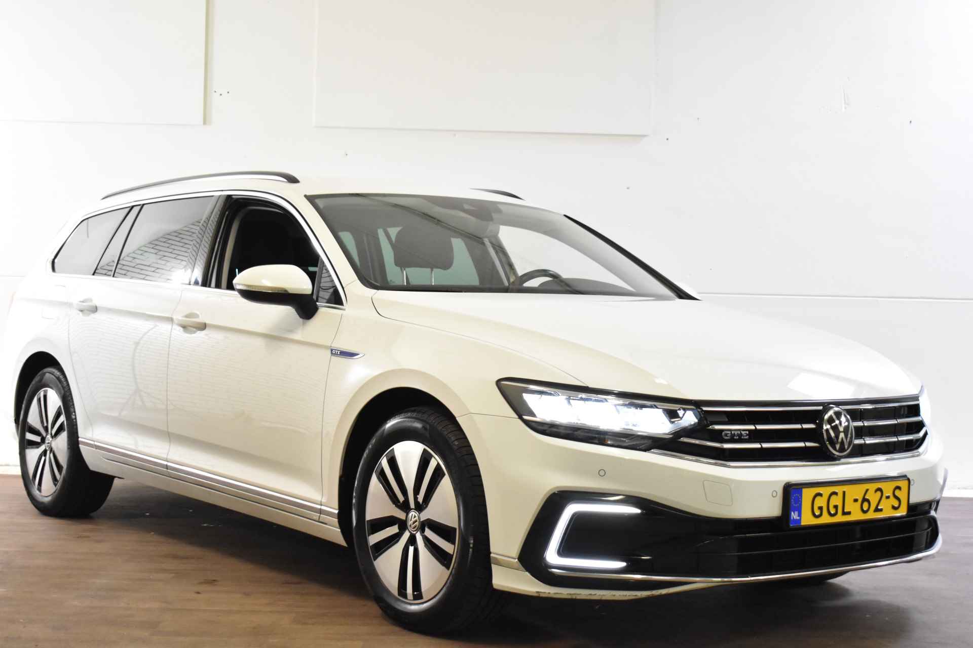 Volkswagen Passat Variant GTE 218PK DSG HYBRID GTE BUSINESS NAVI/CAMERA/CARPLAY - 4/31