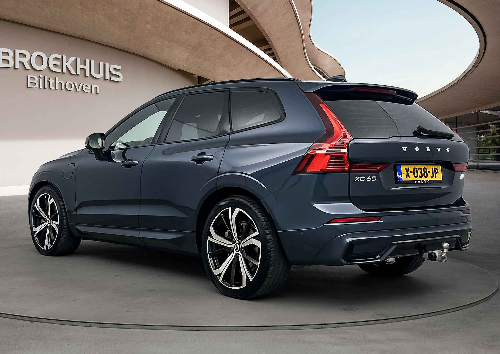 Volvo XC60 Recharge T8 Ultimate Dark | B&W Audio | Luchtvering | Volvo Guard Alarm | Trekhaak | Camera + PDC | - 5/33