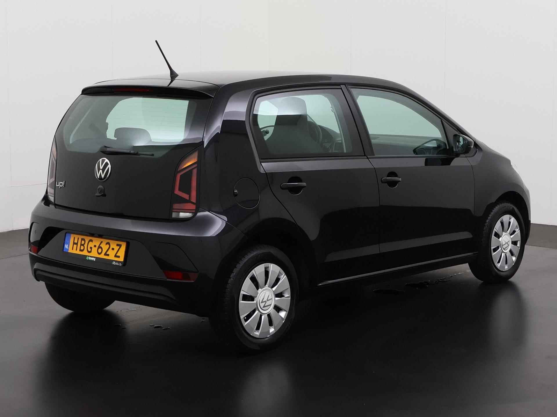 Volkswagen Up! 1.0 | Stoelverwarming | Camera | Zondag Open! - 4/32