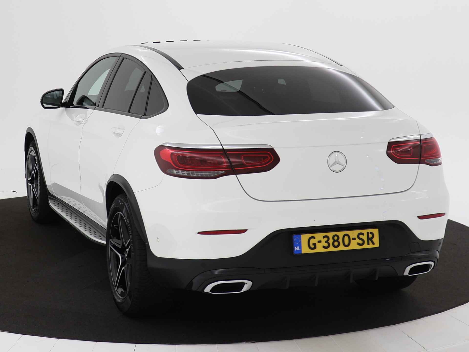 Mercedes-Benz GLC 200 Business Solution AMG | Rijassistentie Pack | Schuifdak | Sfeerverlichting | Augmanted Reality | Apple CarPlay | Alarm | Inclusief 24 maanden Mercedes-Benz Certified garantie voor Europa. - 16/44