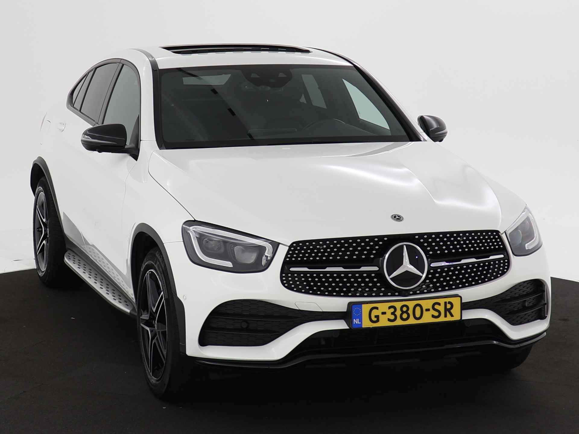 Mercedes-Benz GLC 200 Business Solution AMG | Rijassistentie Pack | Schuifdak | Sfeerverlichting | Augmanted Reality | Apple CarPlay | Alarm | Inclusief 24 maanden Mercedes-Benz Certified garantie voor Europa. - 28/44