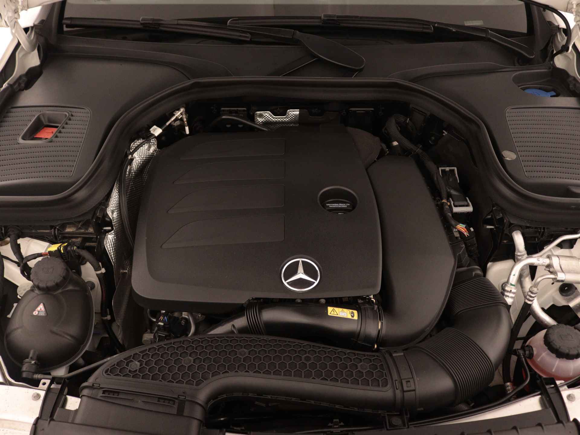 Mercedes-Benz GLC 200 Business Solution AMG | Rijassistentie Pack | Schuifdak | Sfeerverlichting | Augmanted Reality | Apple CarPlay | Alarm | Inclusief 24 maanden Mercedes-Benz Certified garantie voor Europa. - 40/44