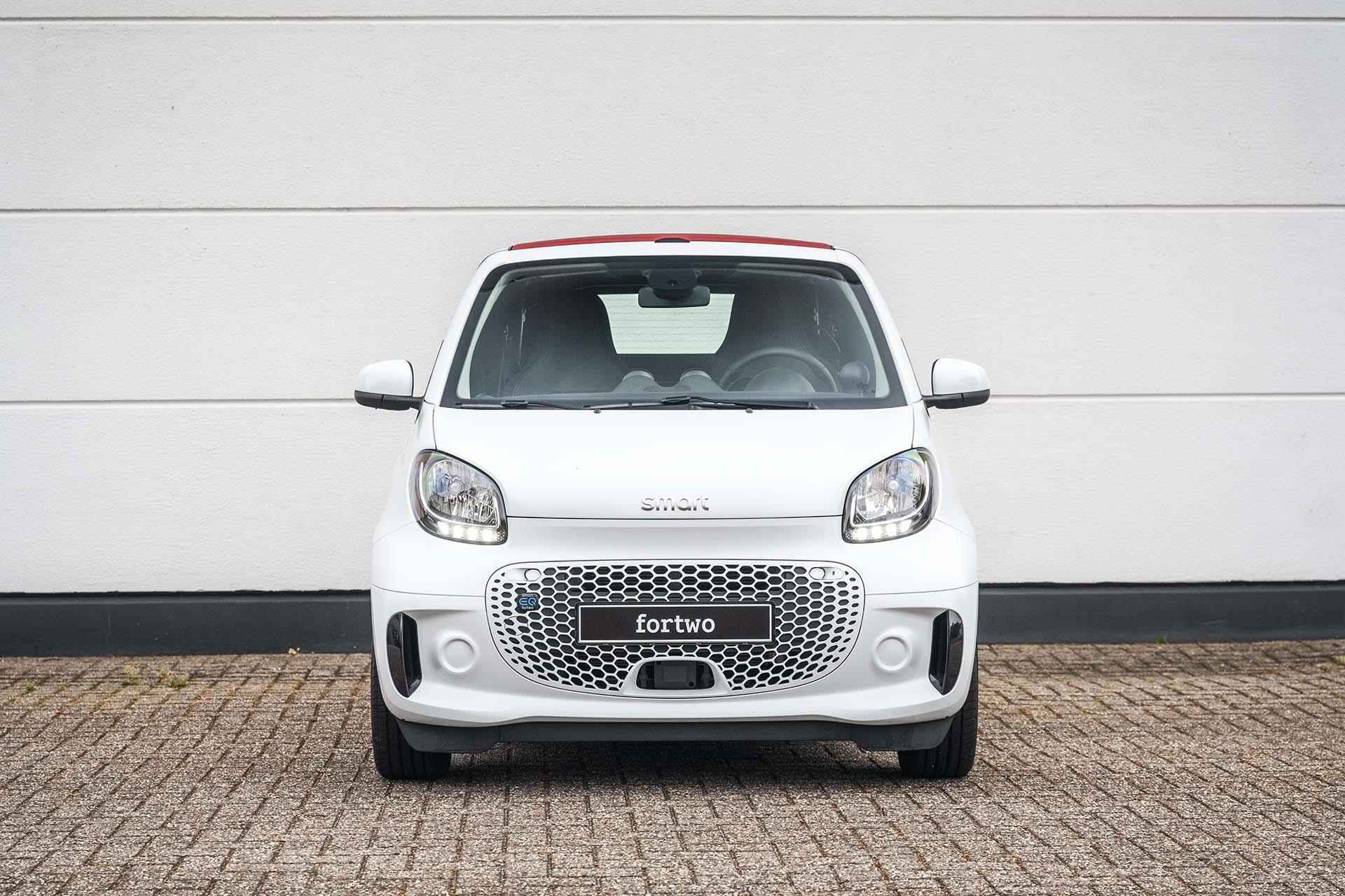 smart fortwo cabrio EQ Comfort 18 kWh Winterpakket | Rood dak | Carbon optiek interieur | - 3/37