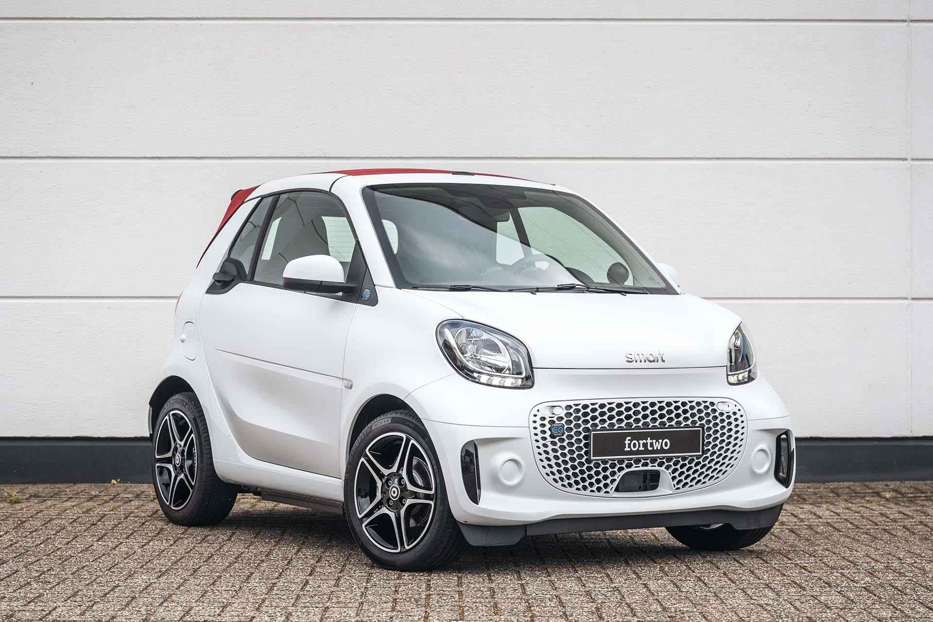 smart fortwo cabrio EQ Comfort 18 kWh Winterpakket | Rood dak | Carbon optiek interieur | - 4/37