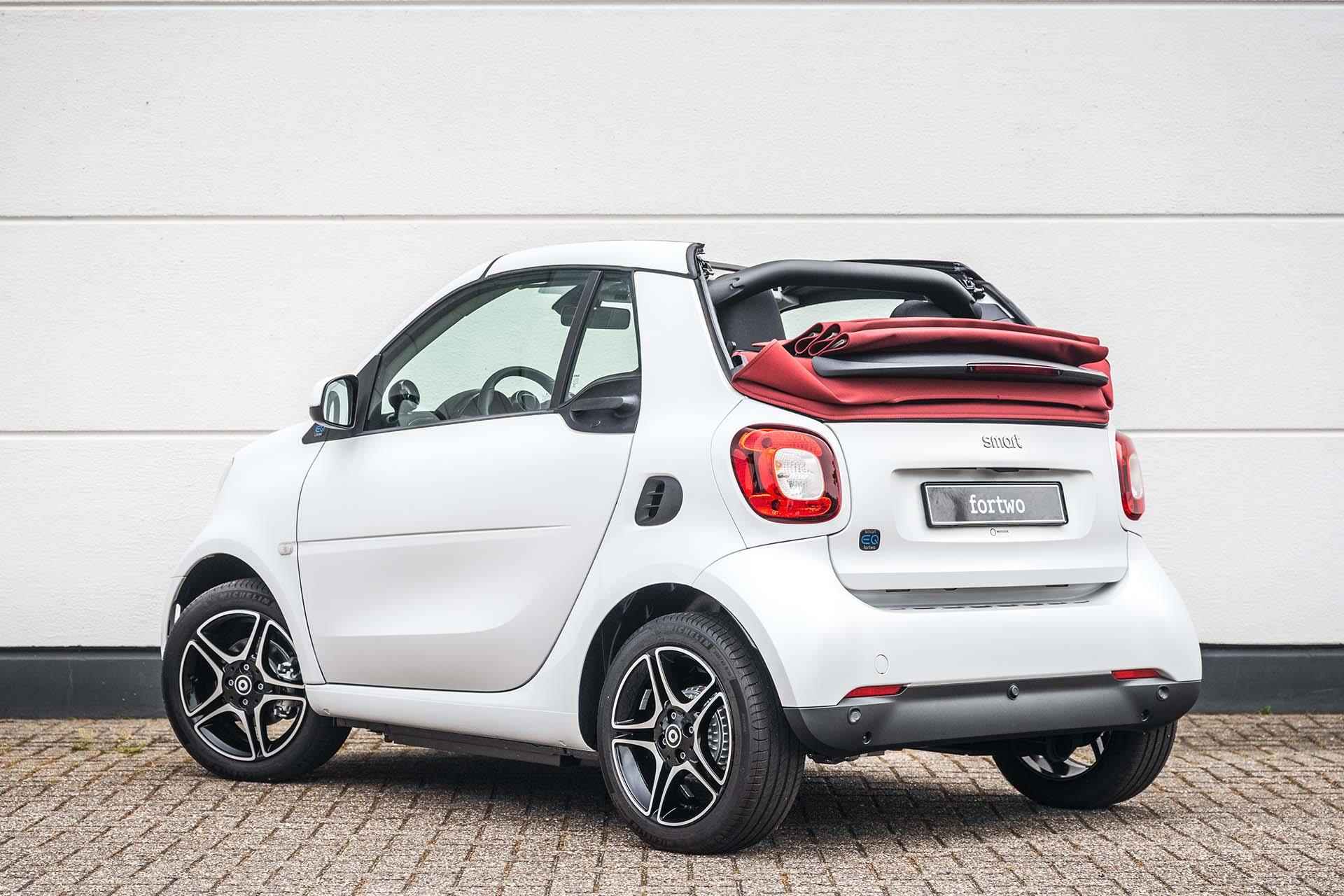 smart fortwo cabrio EQ Comfort 18 kWh Winterpakket | Rood dak | Carbon optiek interieur | - 8/37