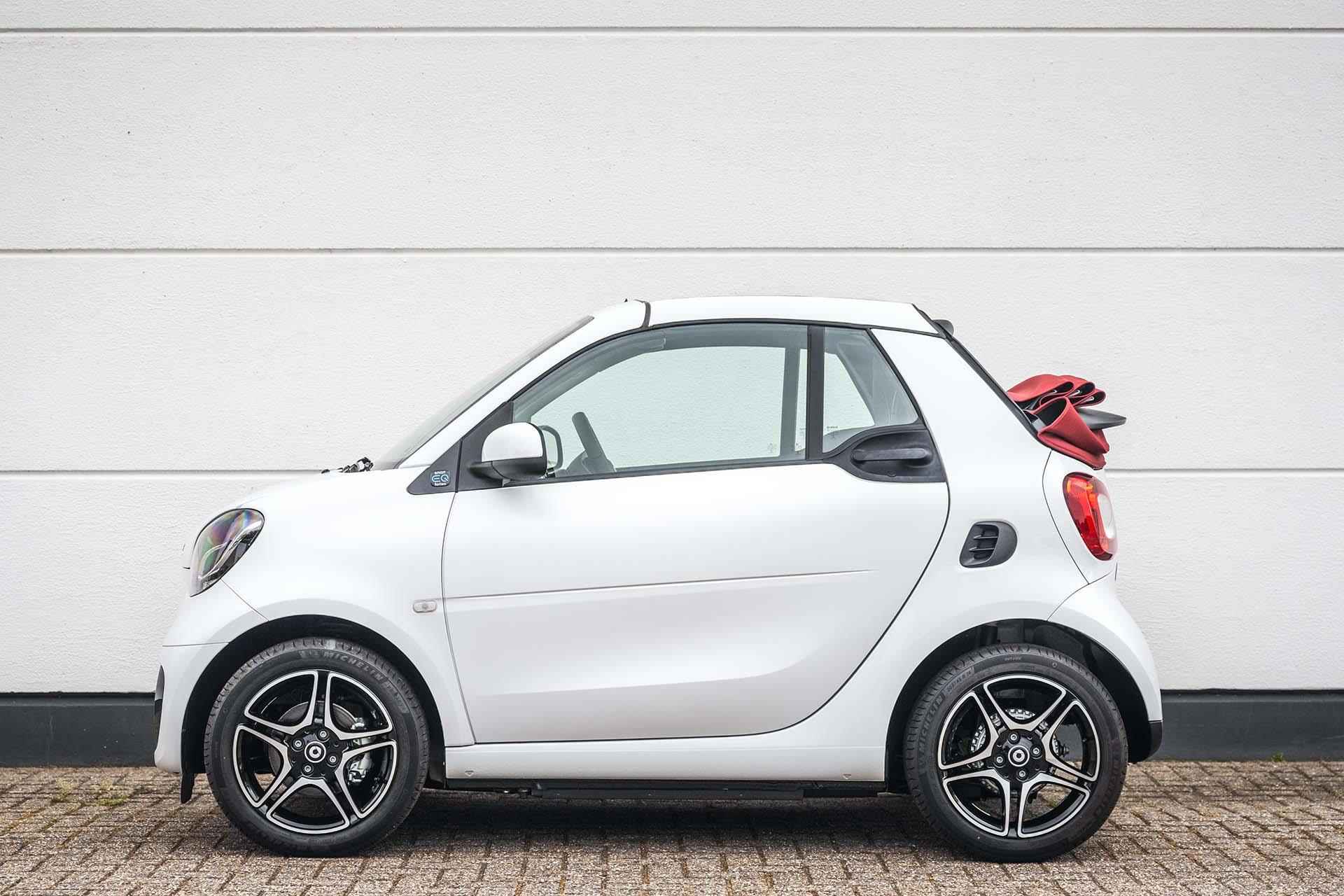 smart fortwo cabrio EQ Comfort 18 kWh Winterpakket | Rood dak | Carbon optiek interieur | - 9/37