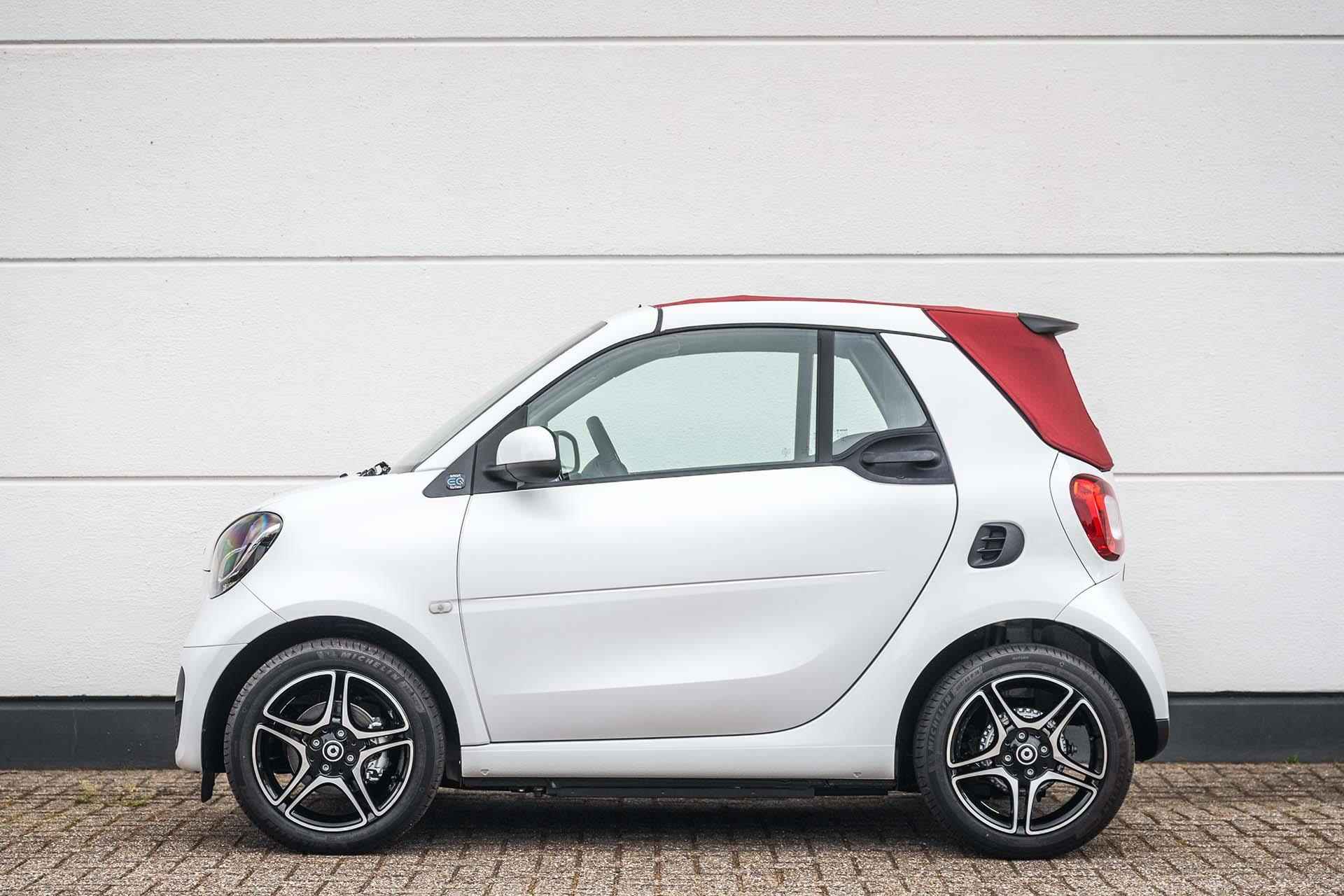 smart fortwo cabrio EQ Comfort 18 kWh Winterpakket | Rood dak | Carbon optiek interieur | - 10/37