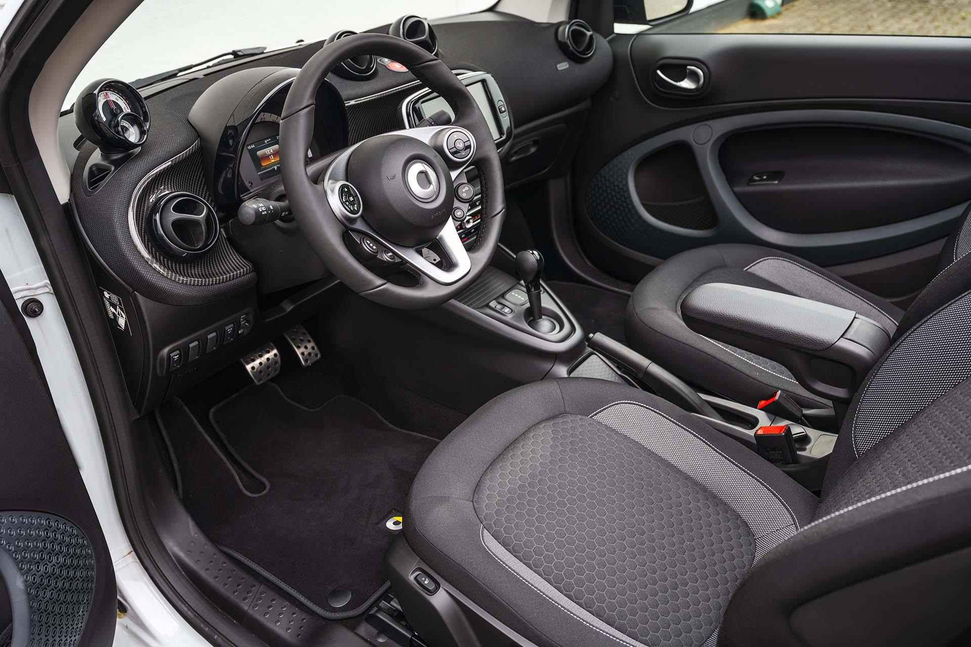 smart fortwo cabrio EQ Comfort 18 kWh Winterpakket | Rood dak | Carbon optiek interieur | - 15/37