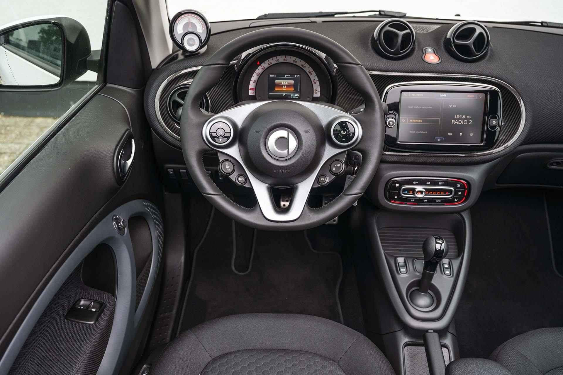 smart fortwo cabrio EQ Comfort 18 kWh Winterpakket | Rood dak | Carbon optiek interieur | - 17/37