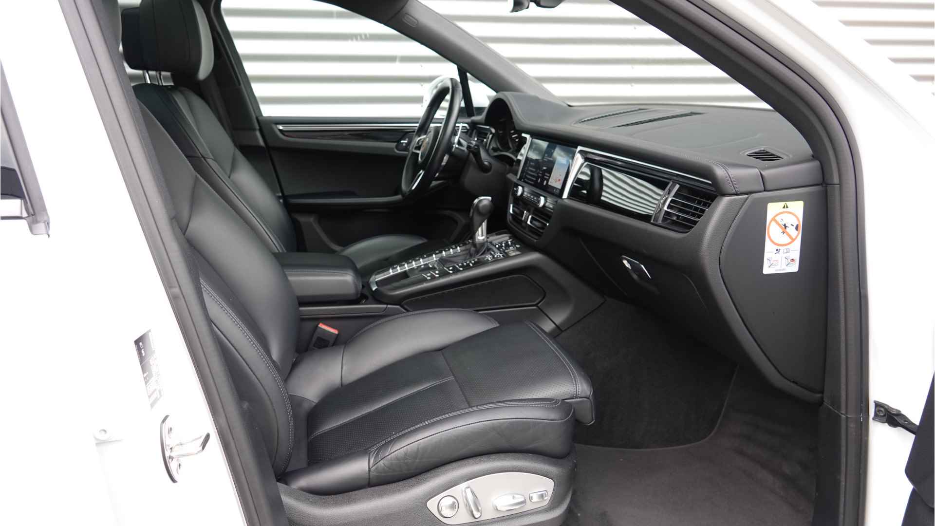 Porsche Macan 3.0 S | Panoramadak | Dodehoekdetectie | Luchtvering | 21 "LM | DAB | Sportstoelen | - 12/29