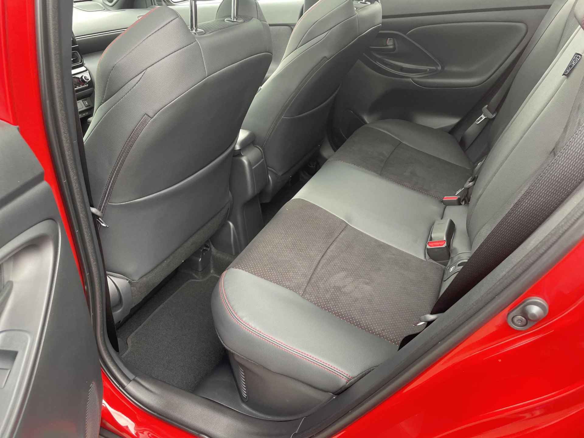 Toyota Yaris Cross Hybrid 130 GR Sport | Android Auto | Apple Carplay - 12/34