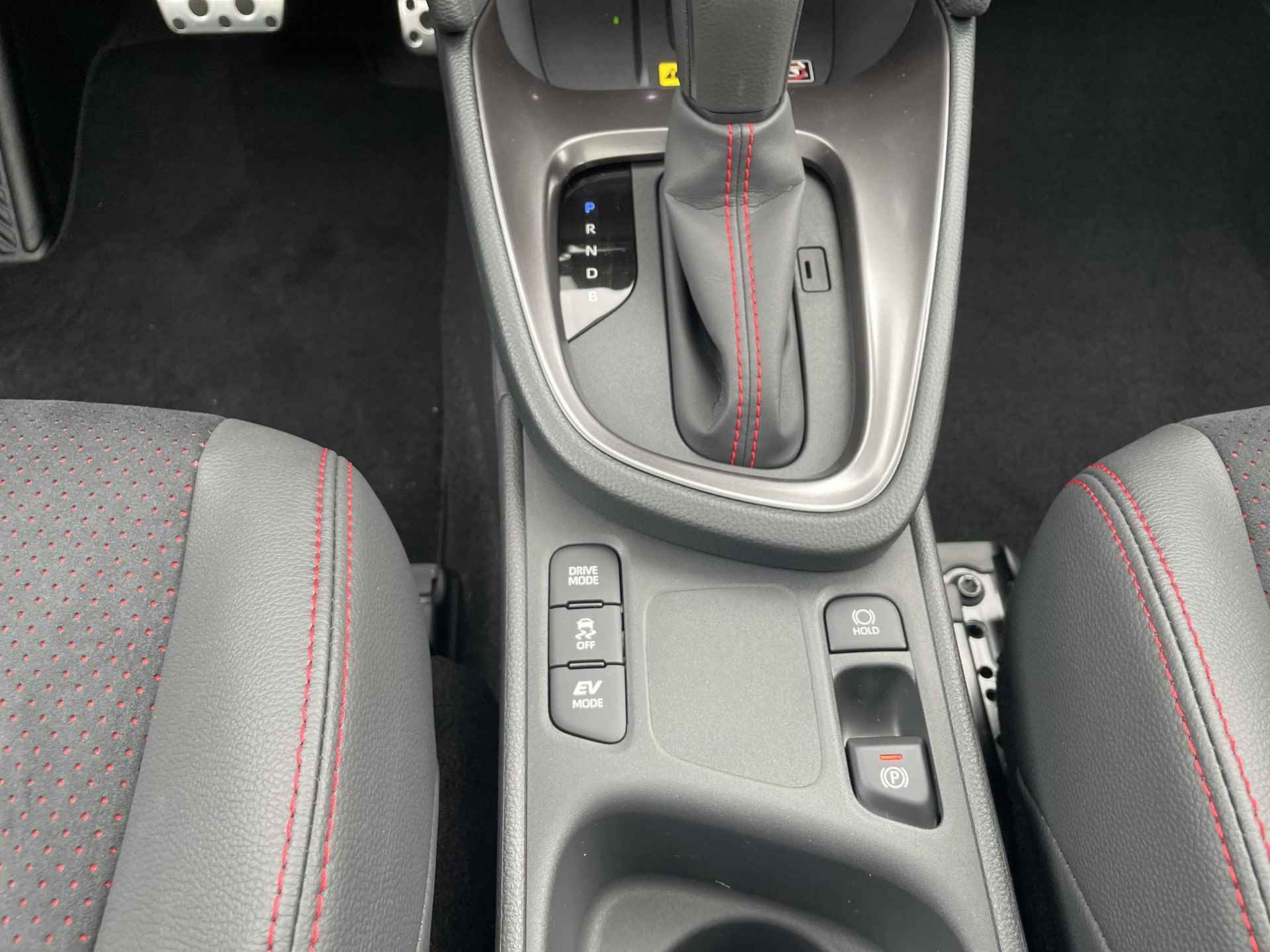 Toyota Yaris Cross Hybrid 130 GR Sport | Android Auto | Apple Carplay - 25/34