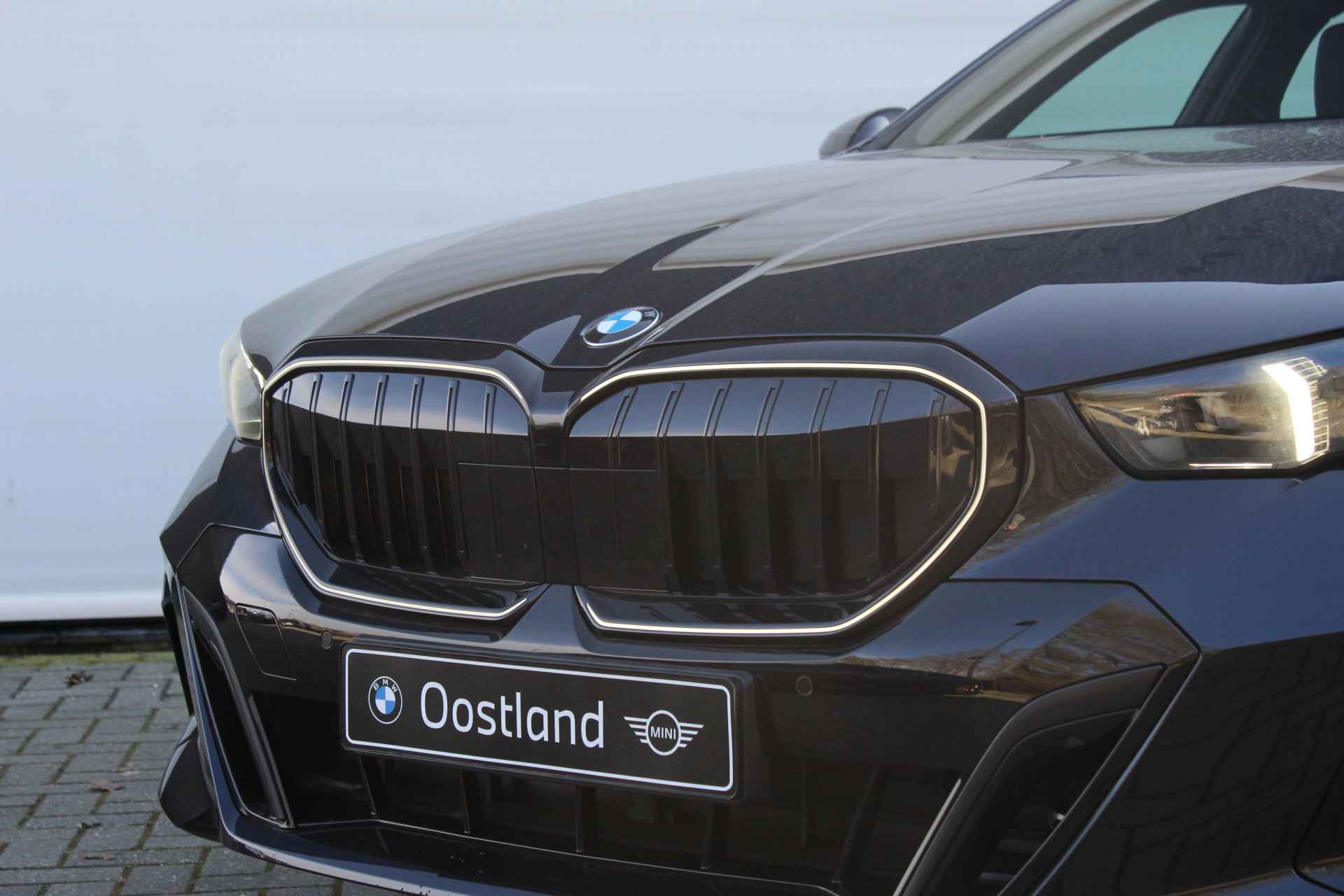 BMW 5 Serie 520i M Sport Automaat / Adaptieve LED / Parking Assistant / Harman-Kardon / M Sportonderstel / Stoelverwarming / Leder - 10/31