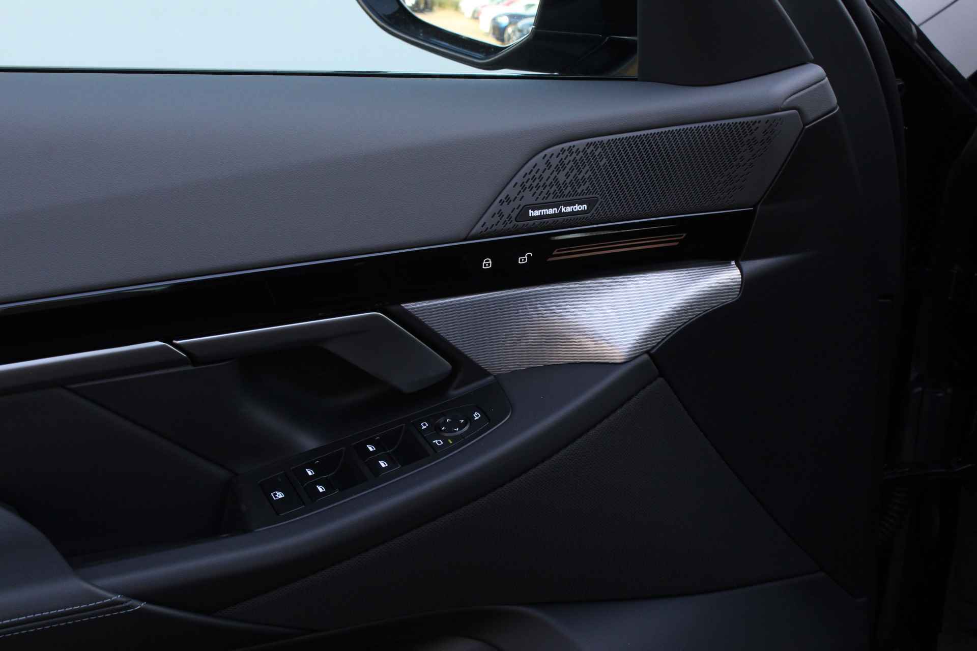 BMW 5 Serie 520i M Sport Automaat / Adaptieve LED / Parking Assistant / Harman-Kardon / M Sportonderstel / Stoelverwarming / Leder - 21/31