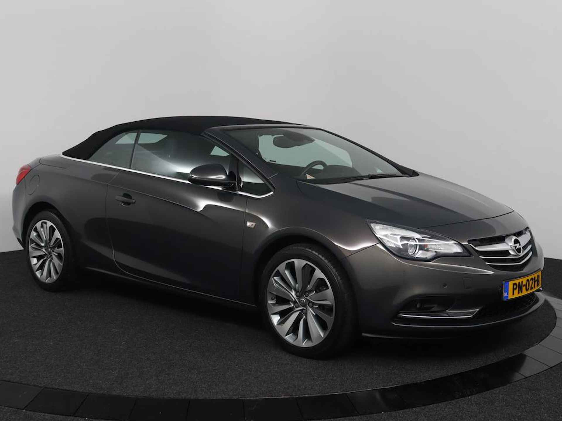 Opel Cascada 1.4 Turbo ecoFLEX Innovation Lederen Interieur | Stoel/stuur verwarming | PDC achter | Camera | Alarm | 19 inch alu velgen | Elec. bedienbare kap! - 14/42