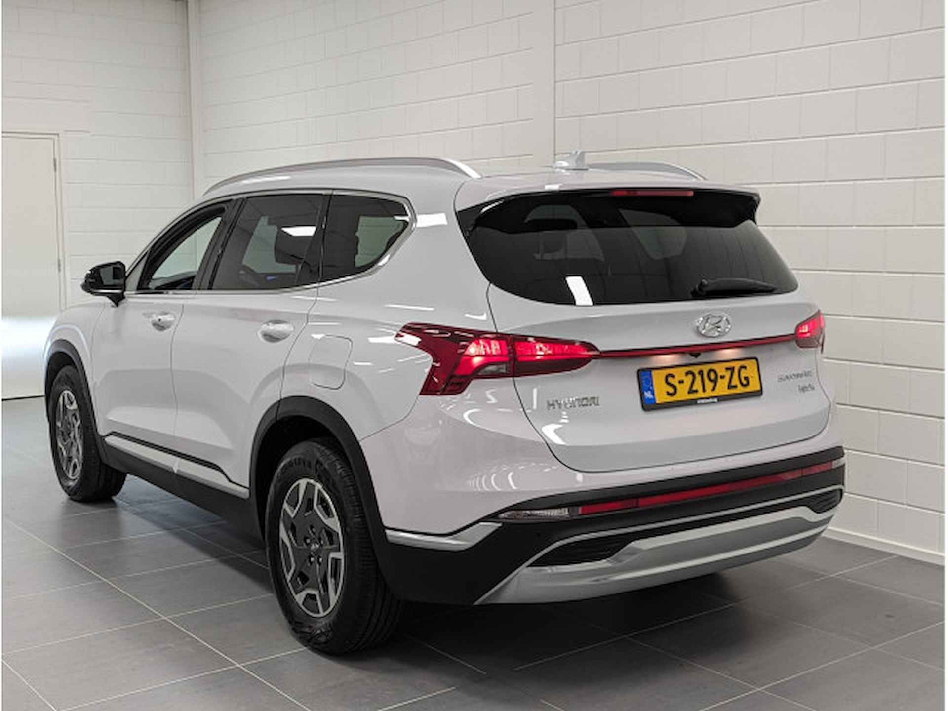 Hyundai Santa Fe 1.6 T-GDI HEV Comfort Smart 7p. Leder + Trekhaak !! - 7/43