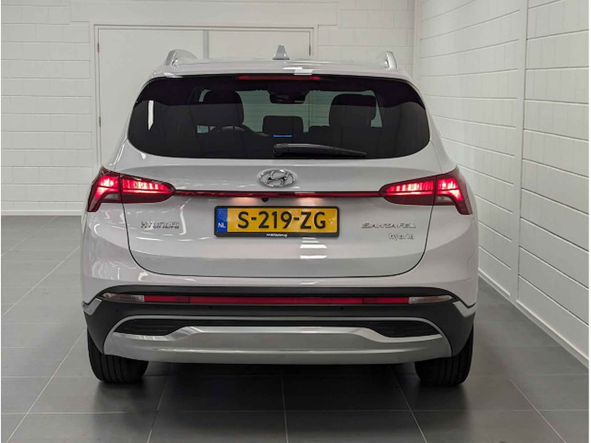 Hyundai Santa Fe 1.6 T-GDI HEV Comfort Smart 7p. Leder + Trekhaak !! - 42/43