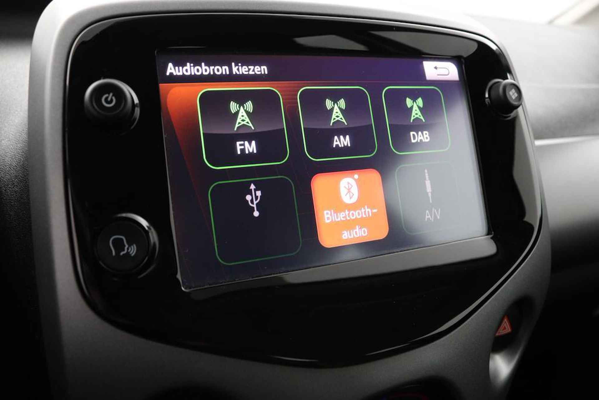 Toyota Aygo 1.0 VVT-i x-play | Parkeercamera | Apple carplay-Android auto | Airco | - 9/41