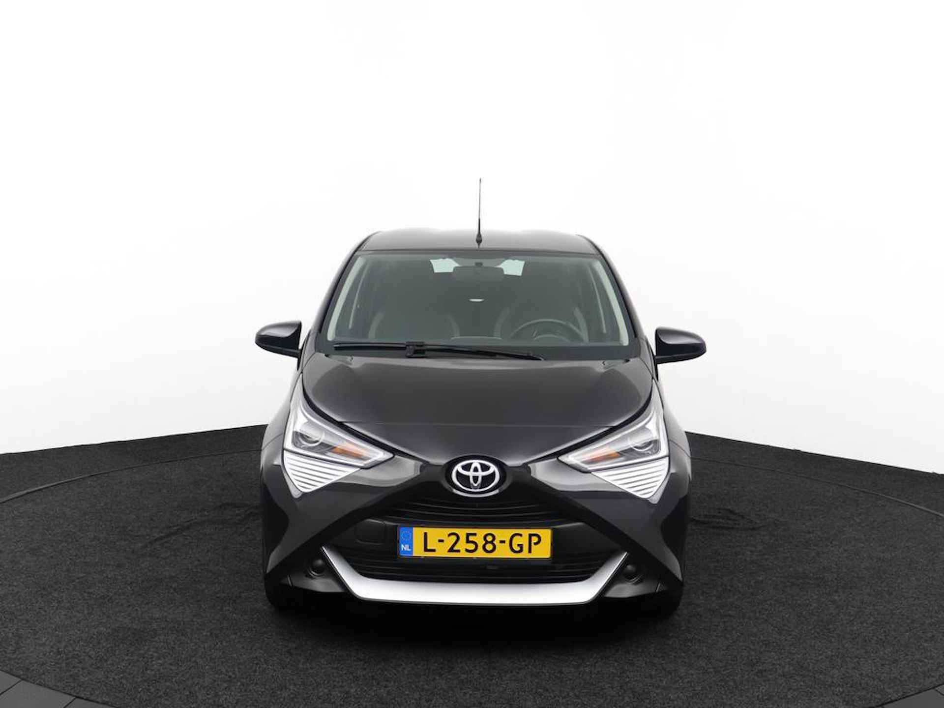 Toyota Aygo 1.0 VVT-i x-play | Parkeercamera | Apple carplay-Android auto | Airco | - 16/41