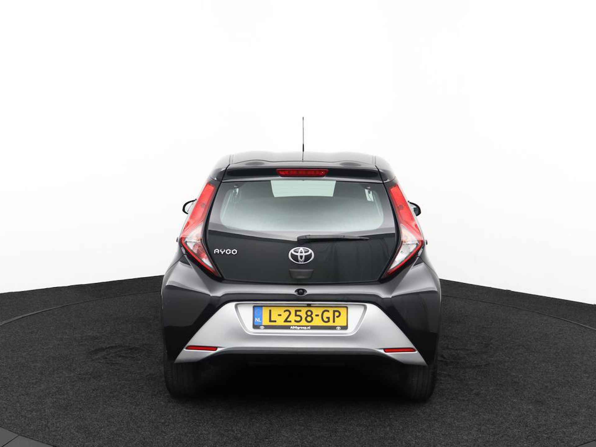 Toyota Aygo 1.0 VVT-i x-play | Parkeercamera | Apple carplay-Android auto | Airco | - 41/41