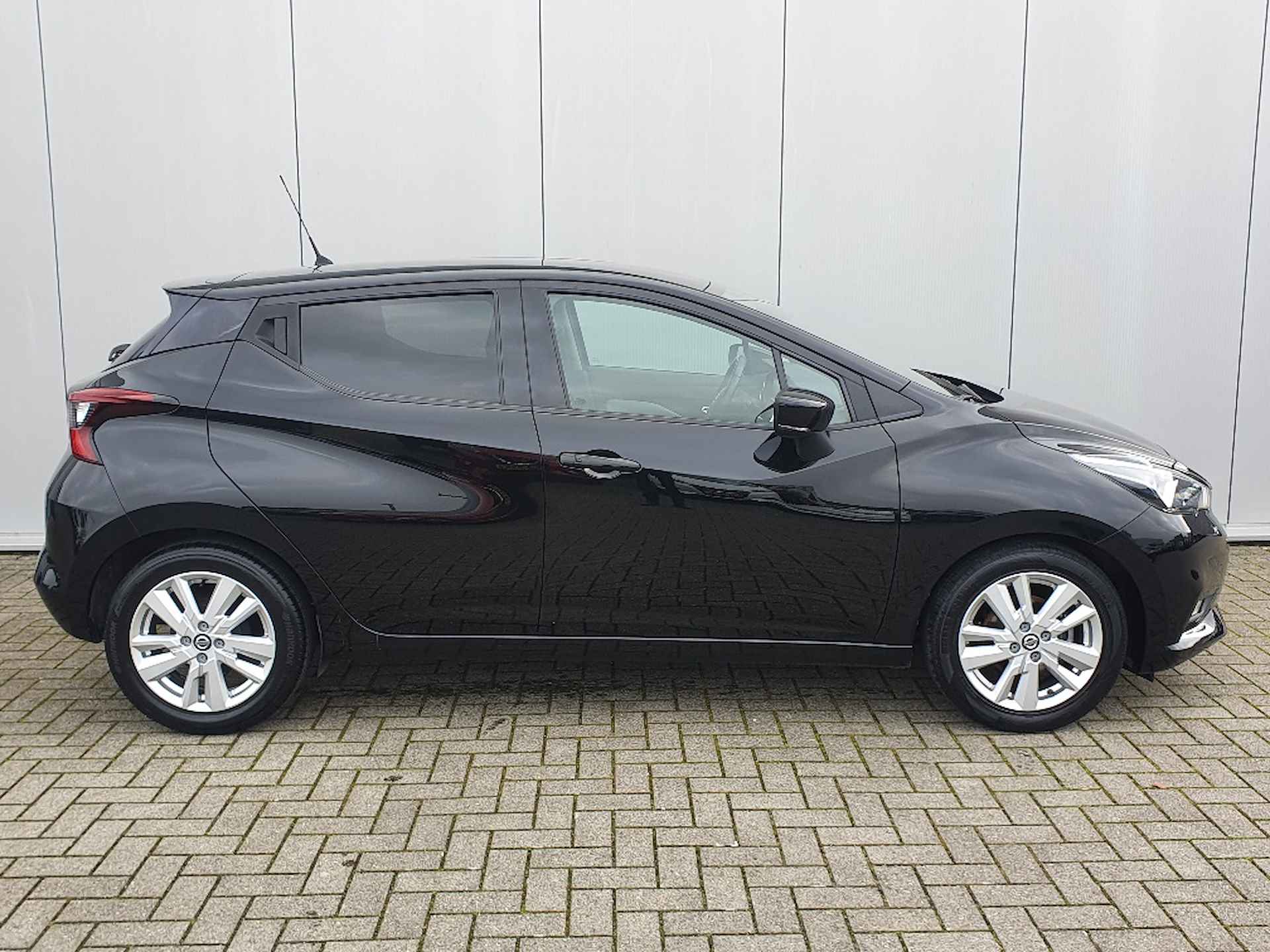 Nissan Micra 1.0 IG-T N-Connecta Navigatie, Airco, Cruise Control, 16"Lm, Keyless Entry, Achteruitrijcamera - 3/26