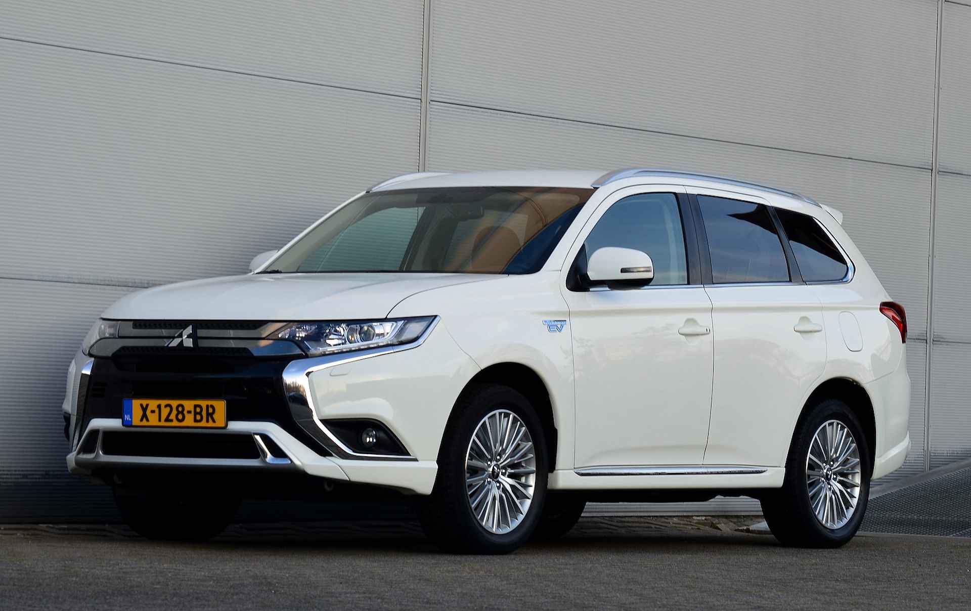 Mitsubishi Outlander PHEV 2.4 INTENSE 4WD | PLUG IN HYBRID | V2G | MY2020 | FABRIEKGARANTIE TOT 30-06-2028* | ALL IN RIJKLAARPRIJS - 6/45