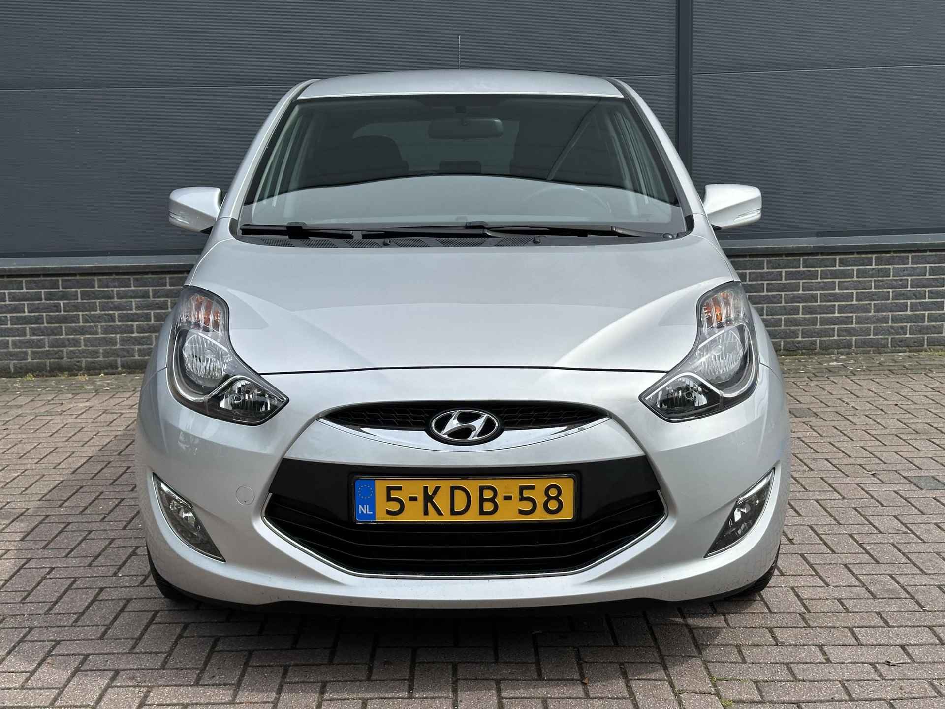 Hyundai ix20 1.6i i-Motion / Trekhaak, 1300kg trekgewicht / Elektrische ramen V+A / Airco / Radio / - 21/31