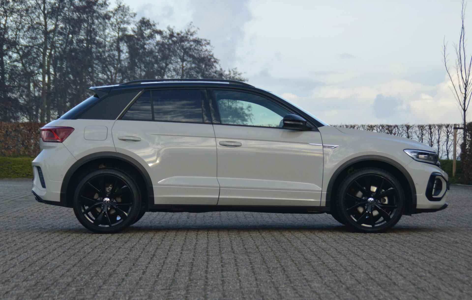 Volkswagen T-Roc 1.5 TSI R-Line Edition Black Style panoramadak/trekhaak - 27/101