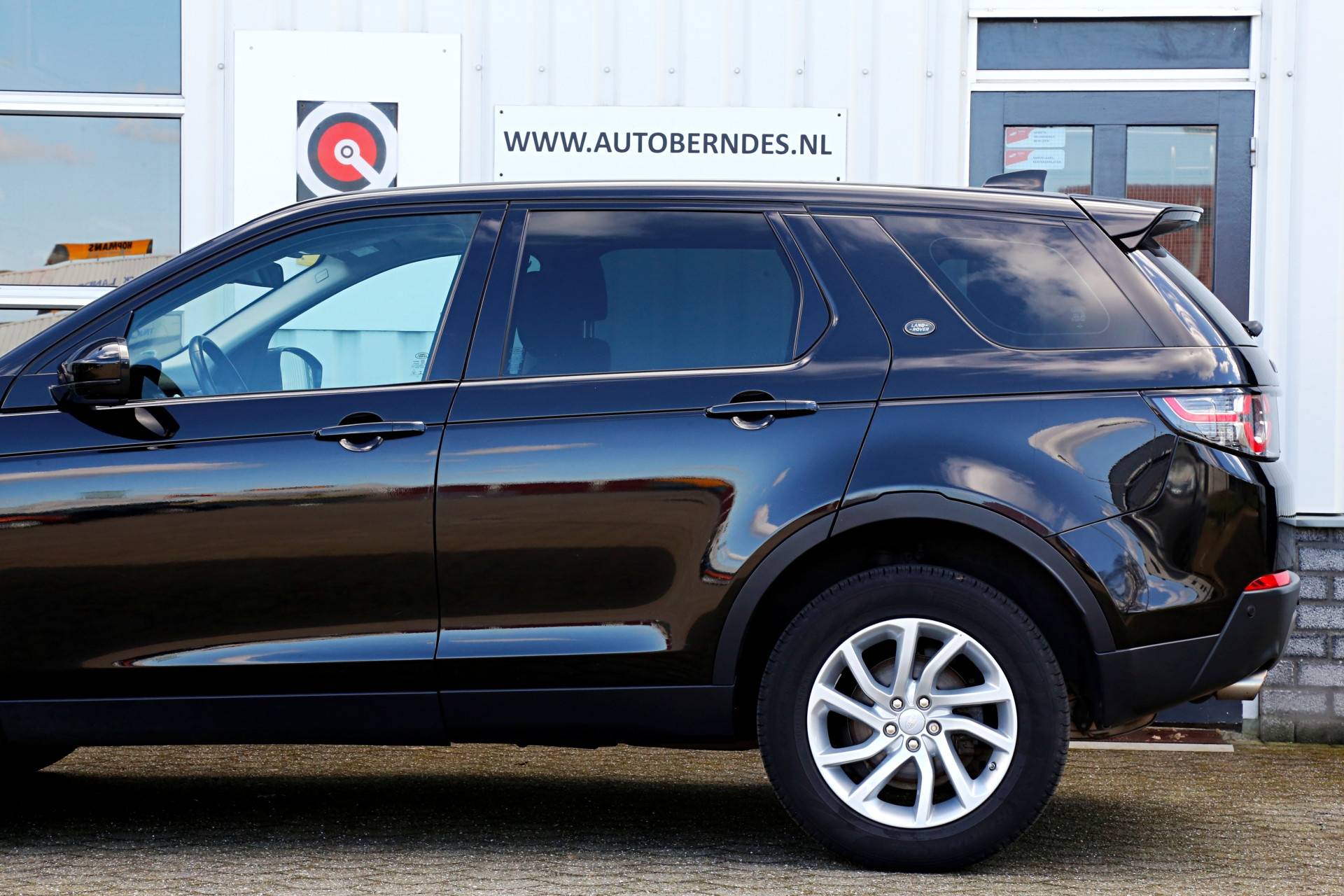 Land Rover Discovery Sport 2.0 Si4 4WD HSE 240PK 9G-Aut.*BTW*Perfect LR Onderh.*Black Pack/Head-Up/Leder/Stoelverw.V+A/Stuurverw./LED/Navi/Camera/Dodehoek/ - 42/56