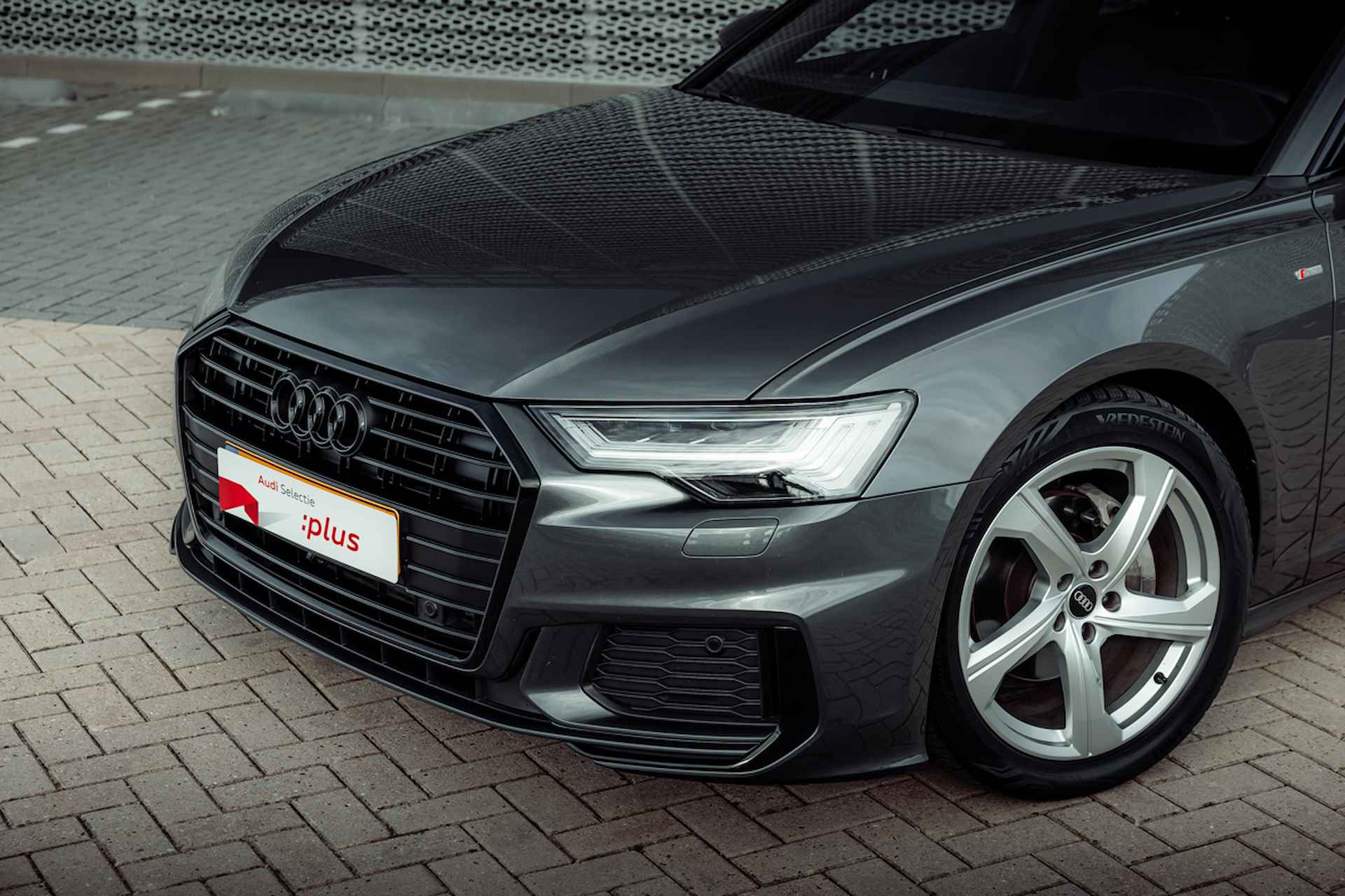 Audi A6 Avant 40 TFSI 204pk s-tronic S edition | Panoramadak | Trekhaak | Camera | Optiek zwart plus | Stoelverwarming - 11/36