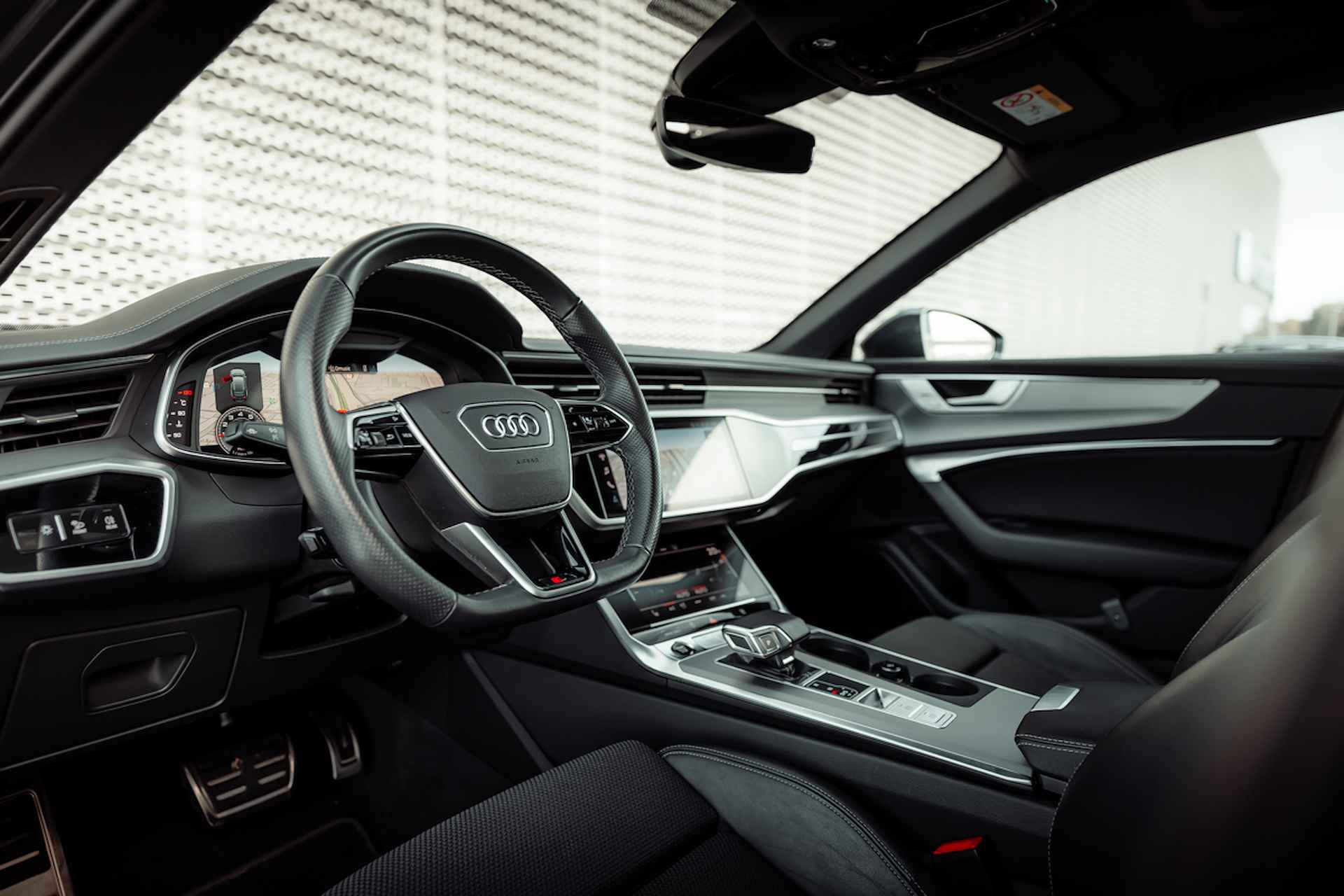 Audi A6 Avant 40 TFSI 204pk s-tronic S edition | Panoramadak | Trekhaak | Camera | Optiek zwart plus | Stoelverwarming - 20/36