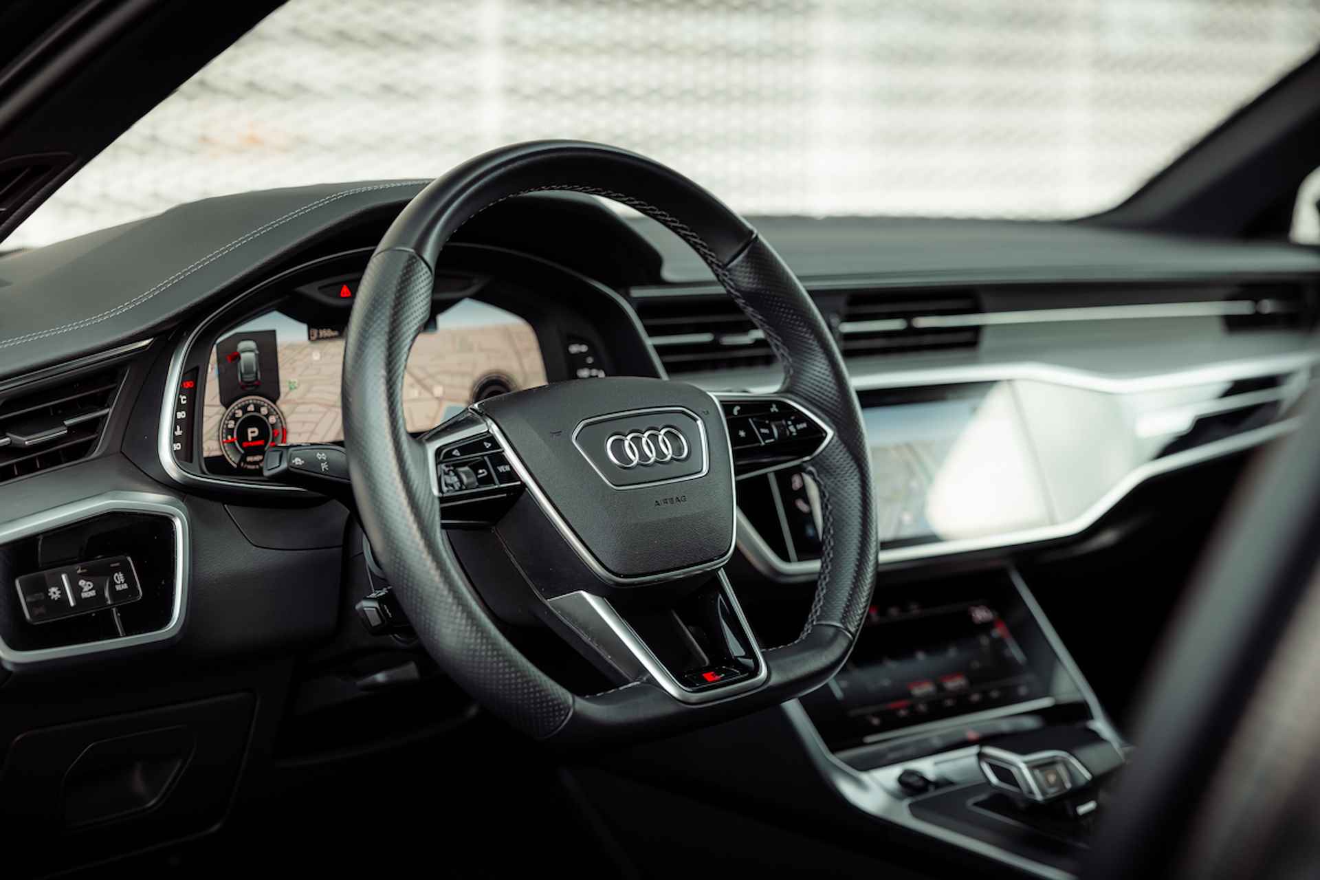 Audi A6 Avant 40 TFSI 204pk s-tronic S edition | Panoramadak | Trekhaak | Camera | Optiek zwart plus | Stoelverwarming - 21/36