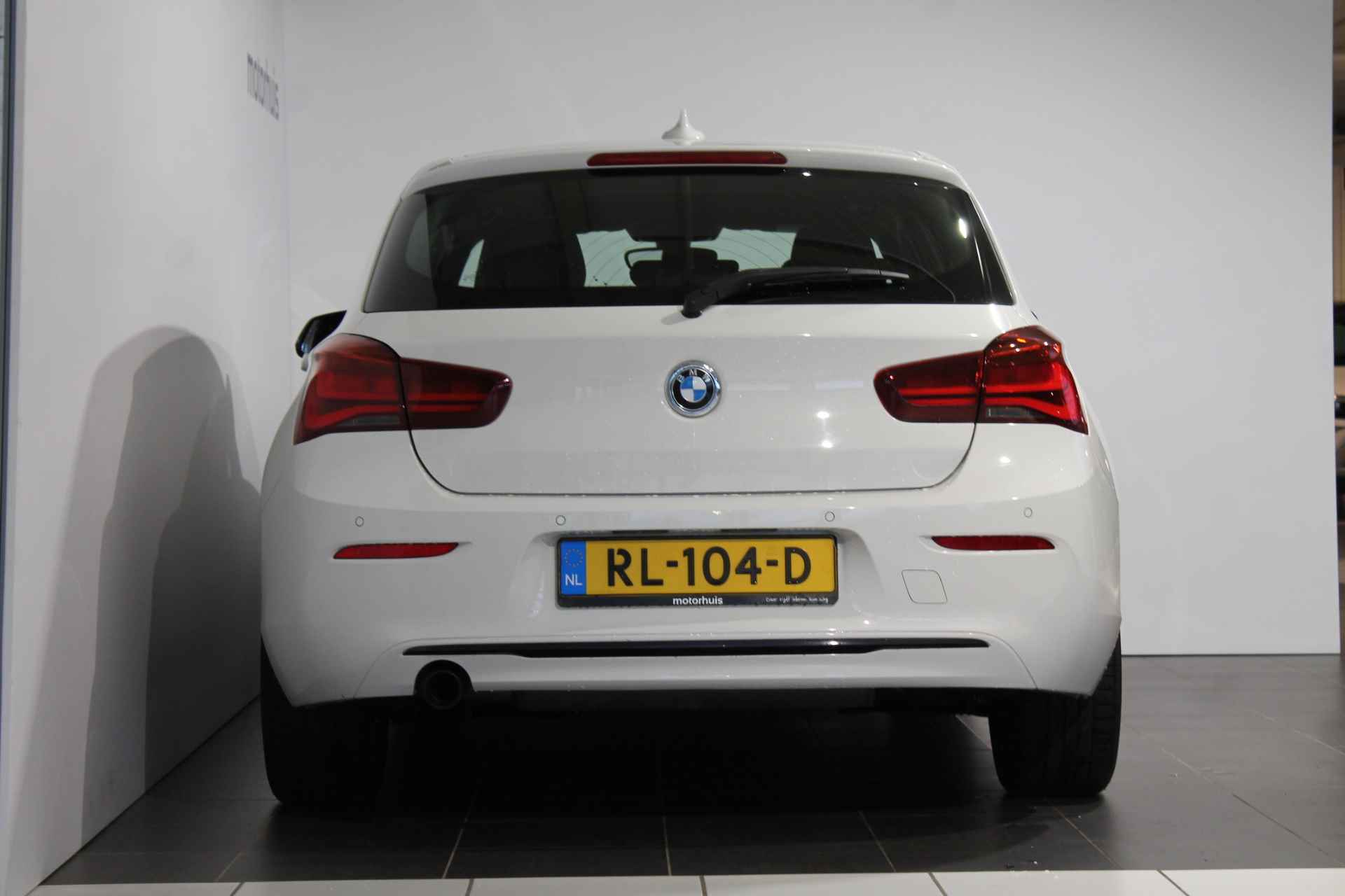 BMW 1-Serie (f20) 116i 109pk Edition Sport Line Shadow Executive - 8/36