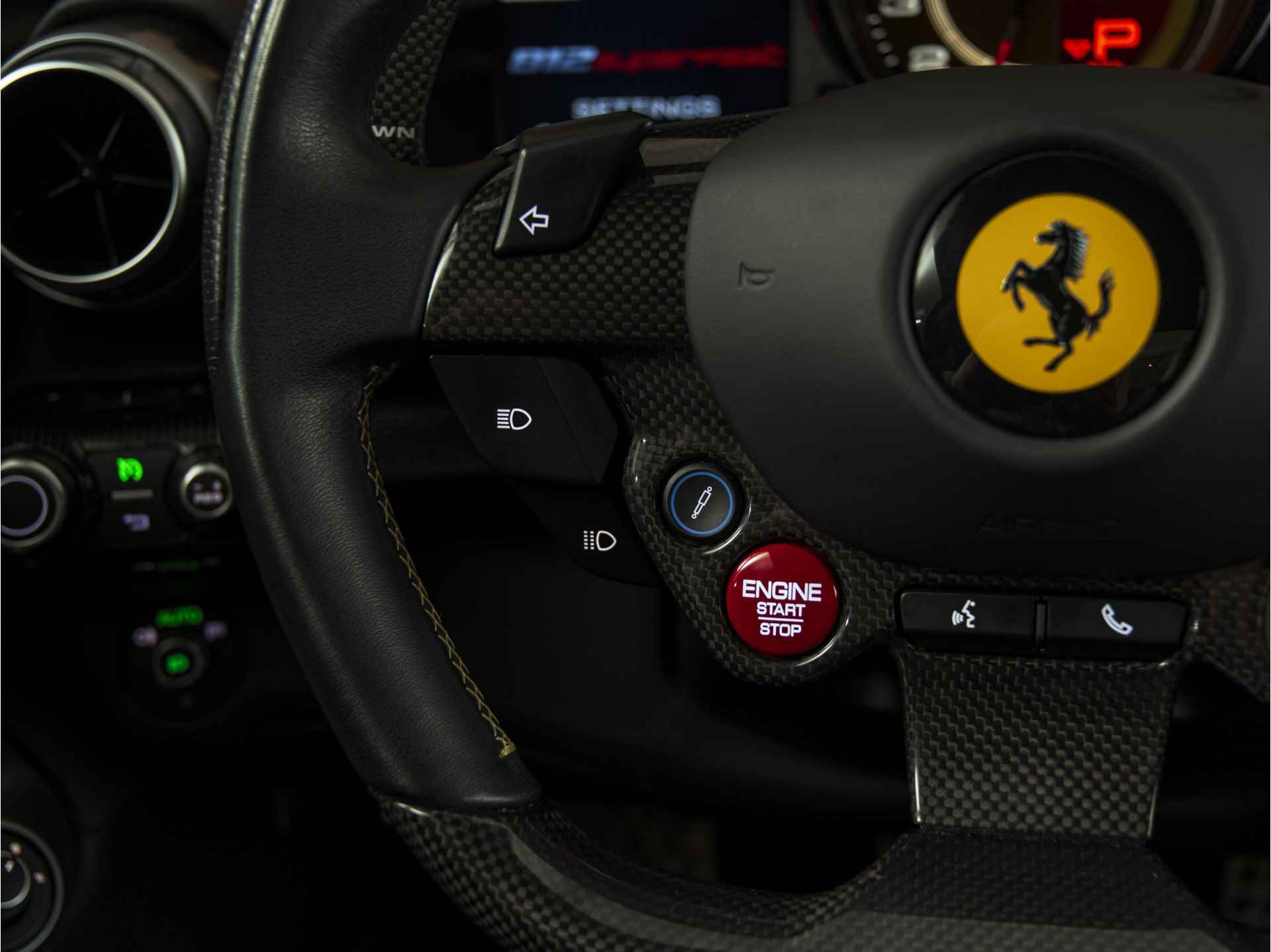 Ferrari 812 6.5 V12 Superfast HELE - 49/54