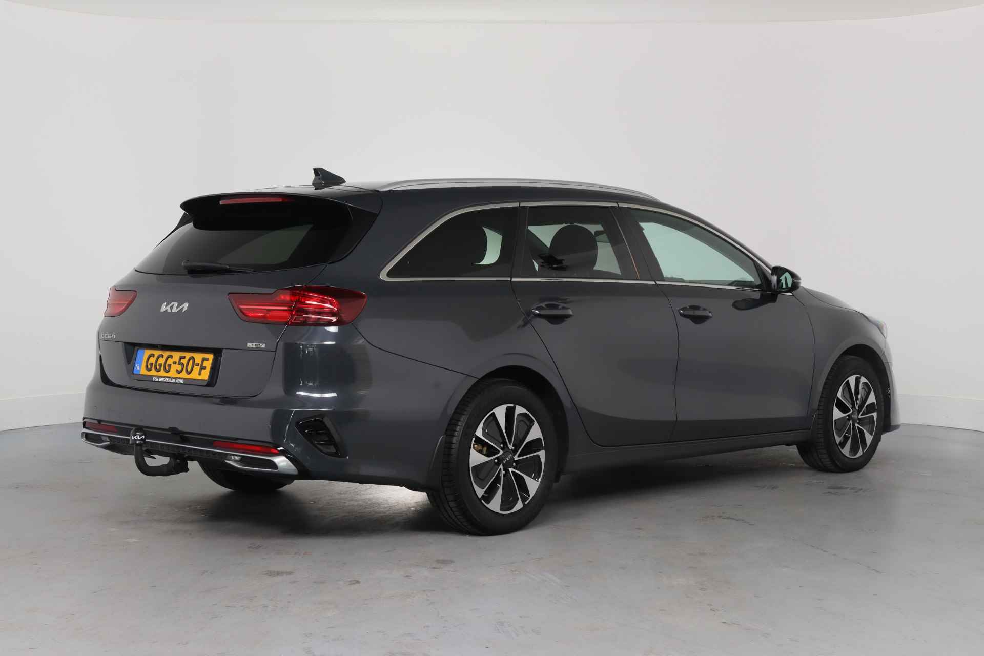 Kia Ceed Sportswagon 1.6 GDI PHEV DynamicLine | Afn Trekhaak | Adaptive Cruise | Keyless | Camera | Stoel-/stuurverwarming | Groot Navi scherm | Clim - 3/39