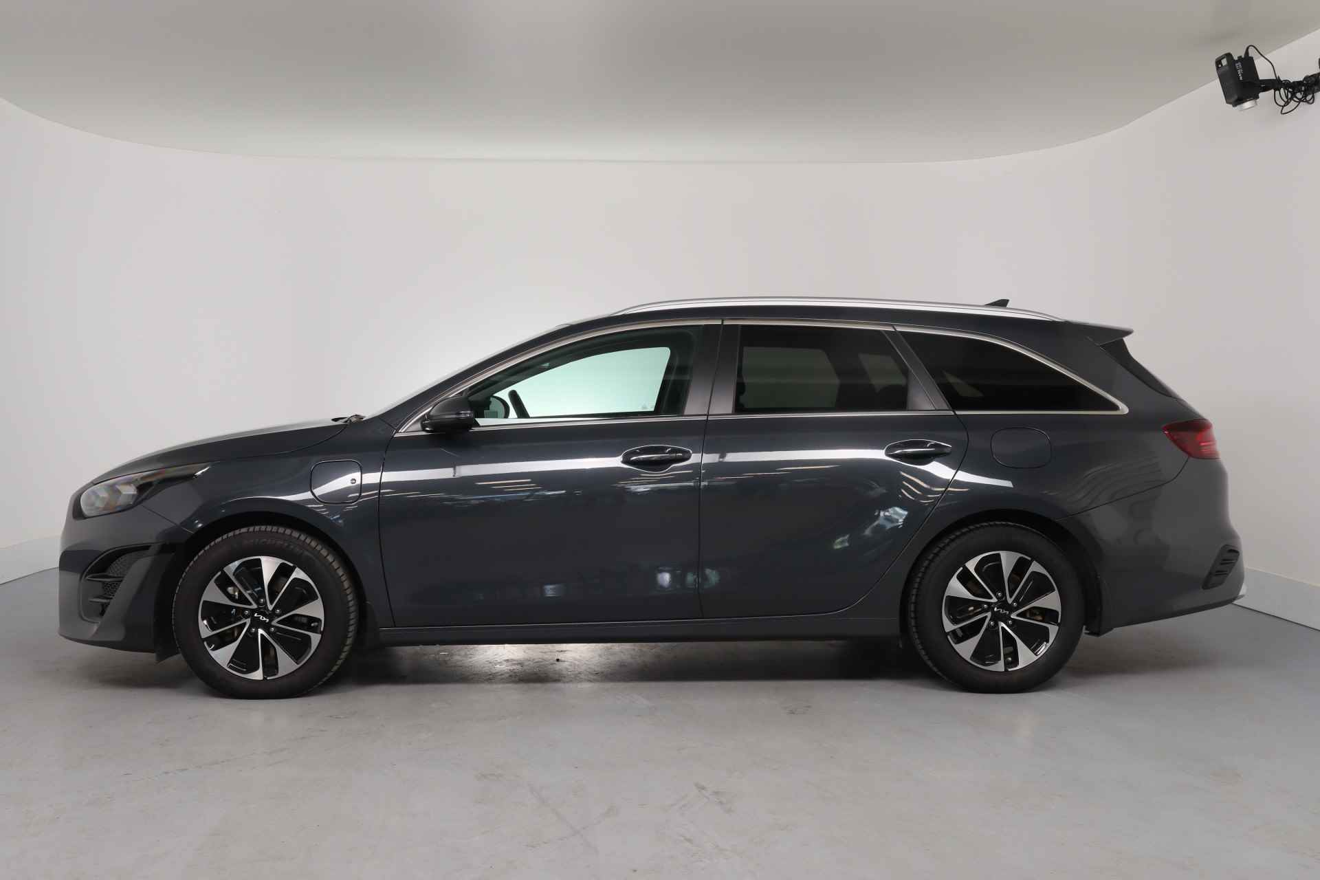 Kia Ceed Sportswagon 1.6 GDI PHEV DynamicLine | Afn Trekhaak | Adaptive Cruise | Keyless | Camera | Stoel-/stuurverwarming | Groot Navi scherm | Clim - 4/39